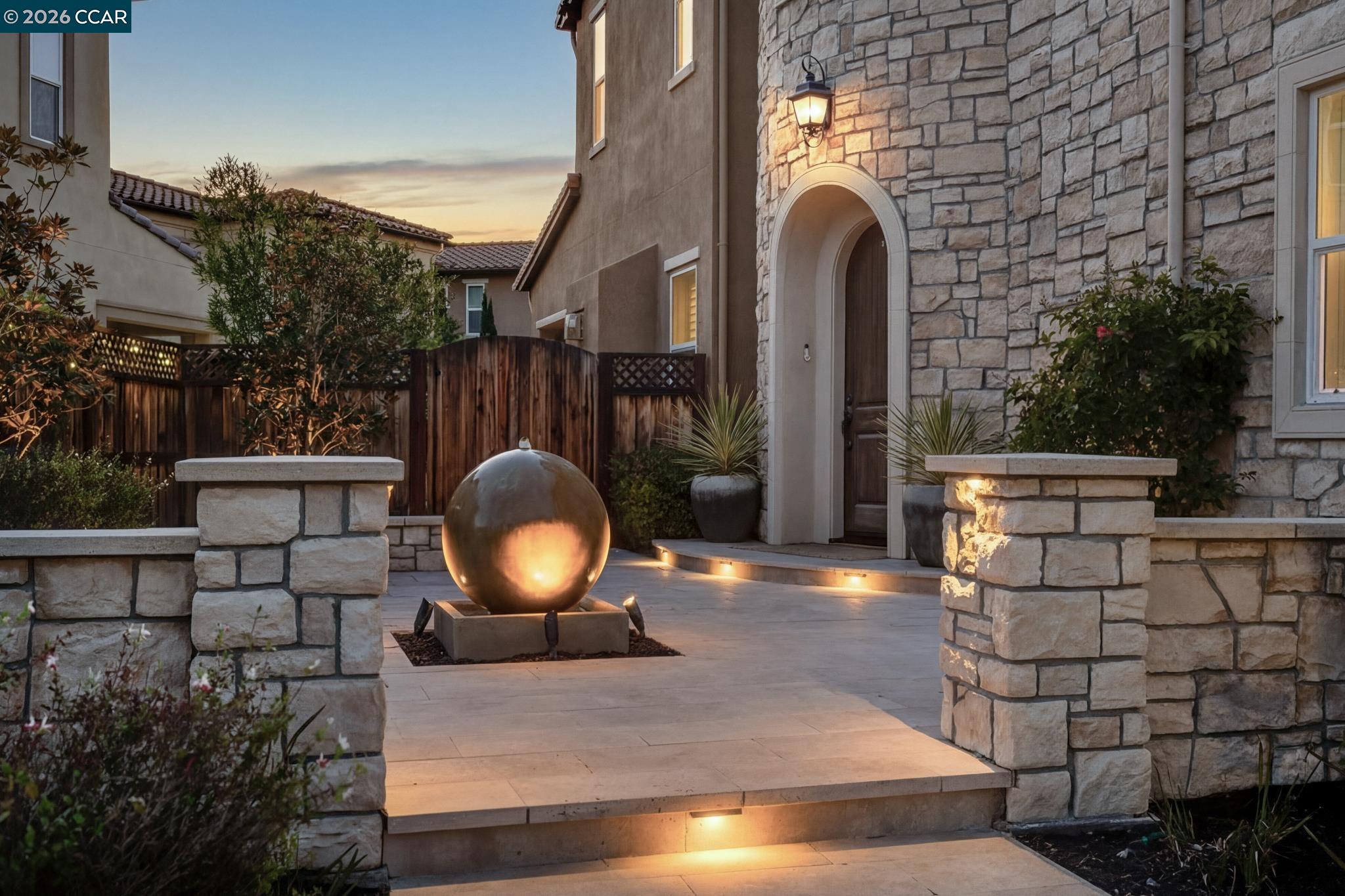 1150 Trumpet Vine Ln