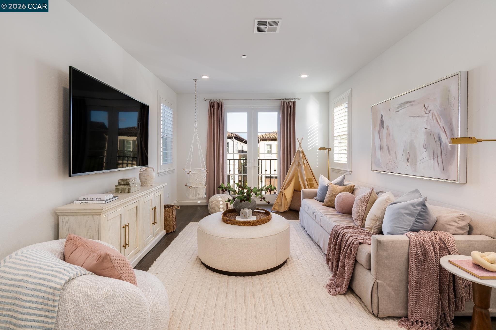 1150 Trumpet Vine Ln