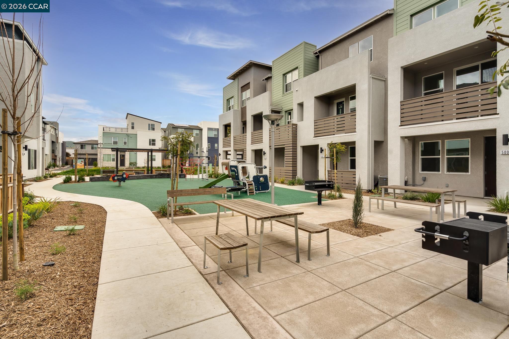 6012 Sunglow Terrace