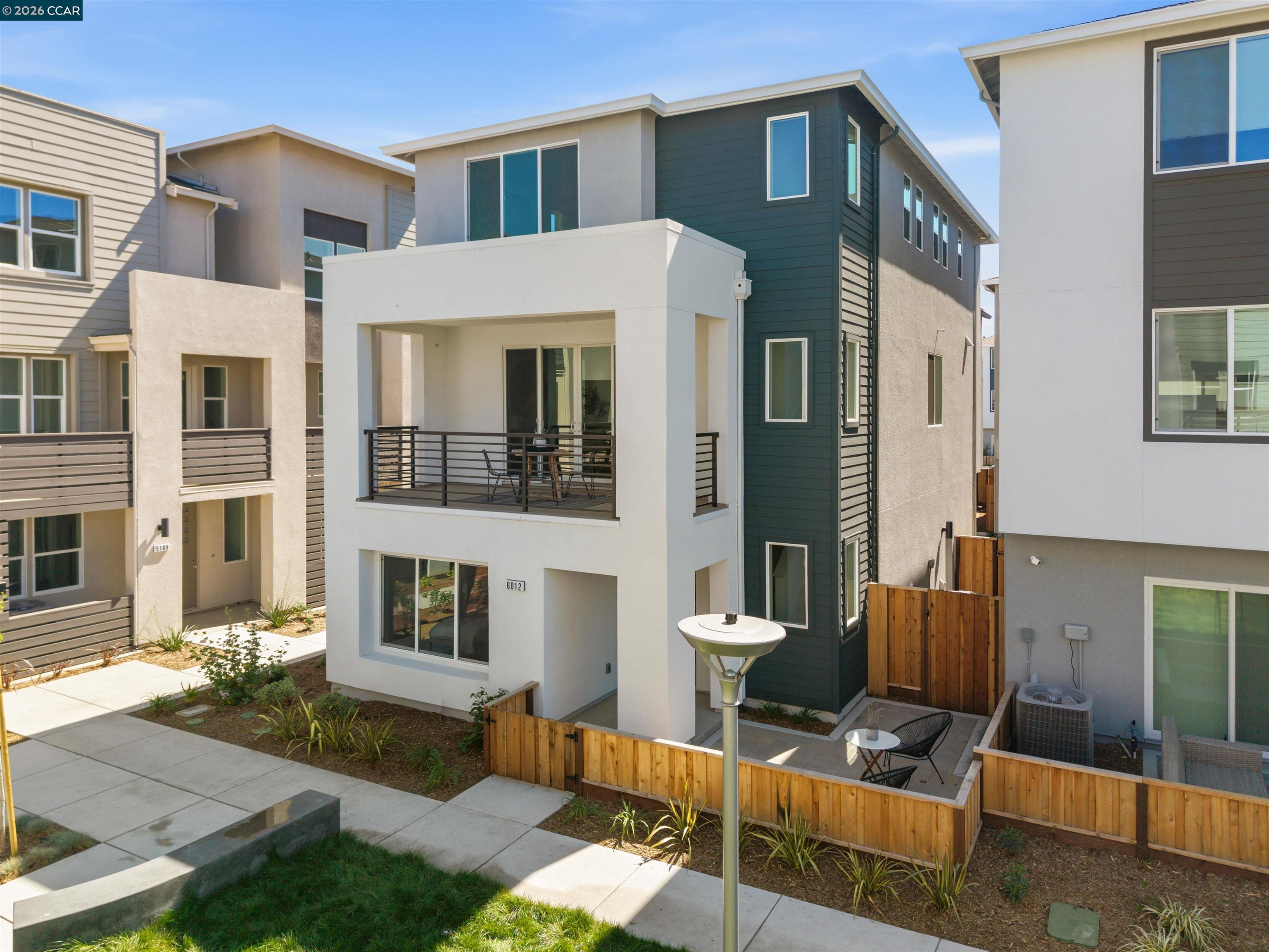 6012 Sunglow Terrace