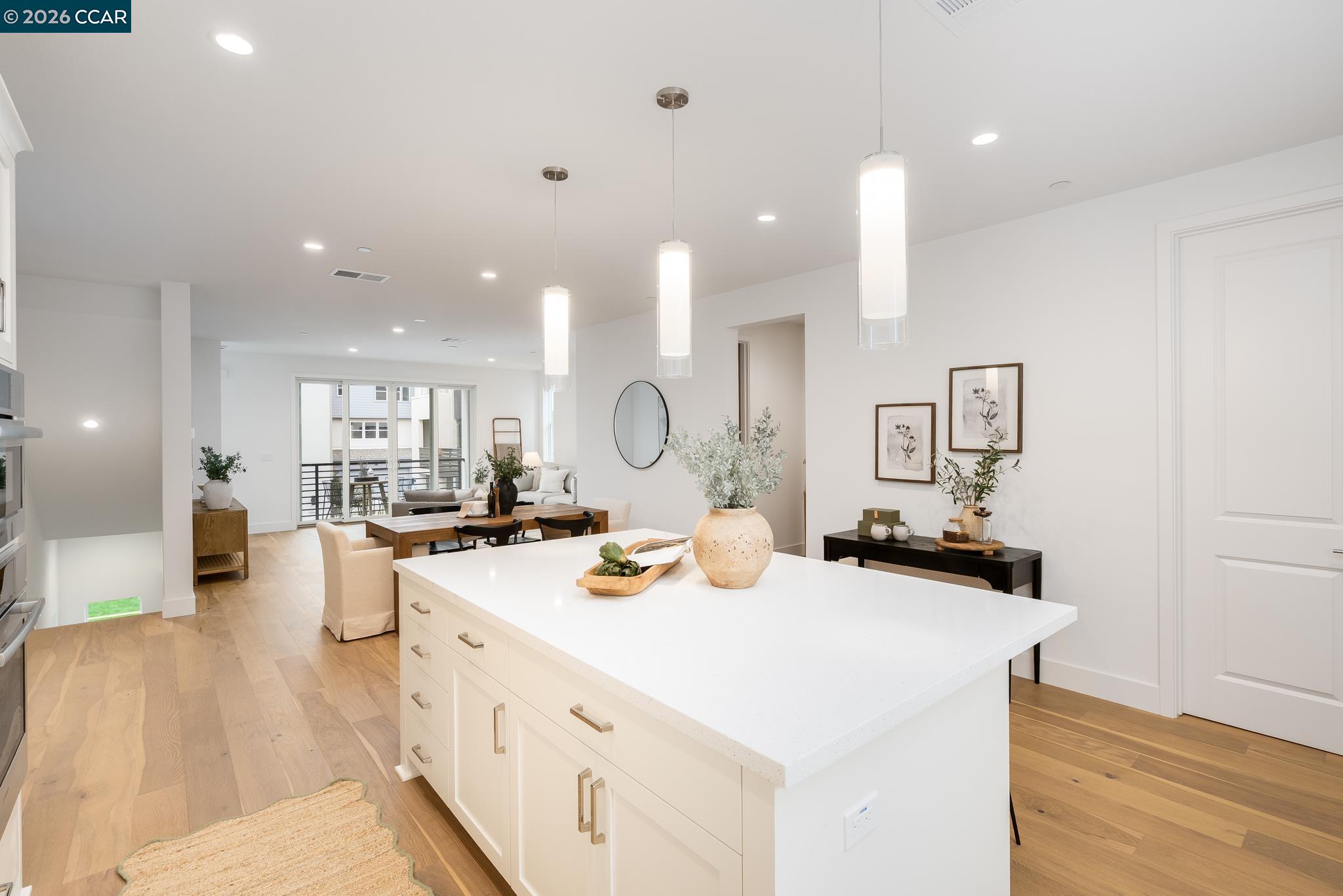 6012 Sunglow Terrace