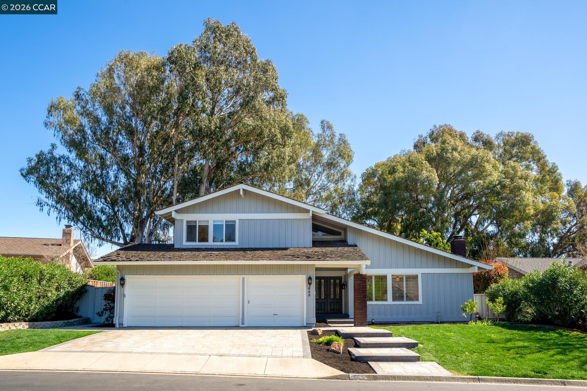 855 Columbine Ct