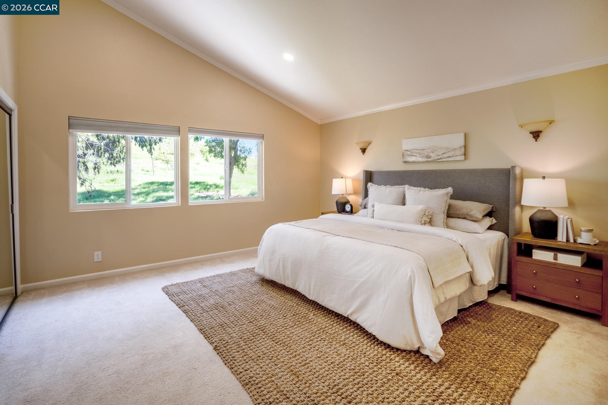 855 Columbine Ct