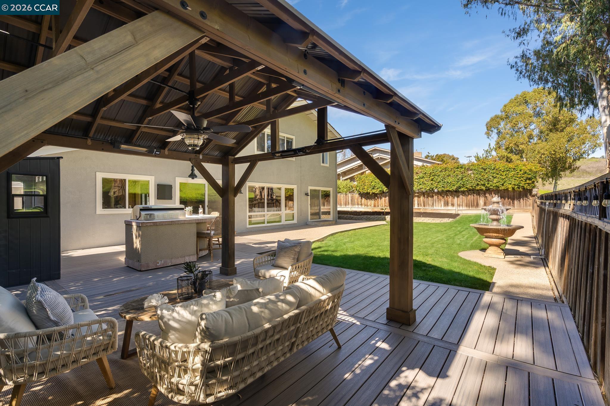 855 Columbine Ct
