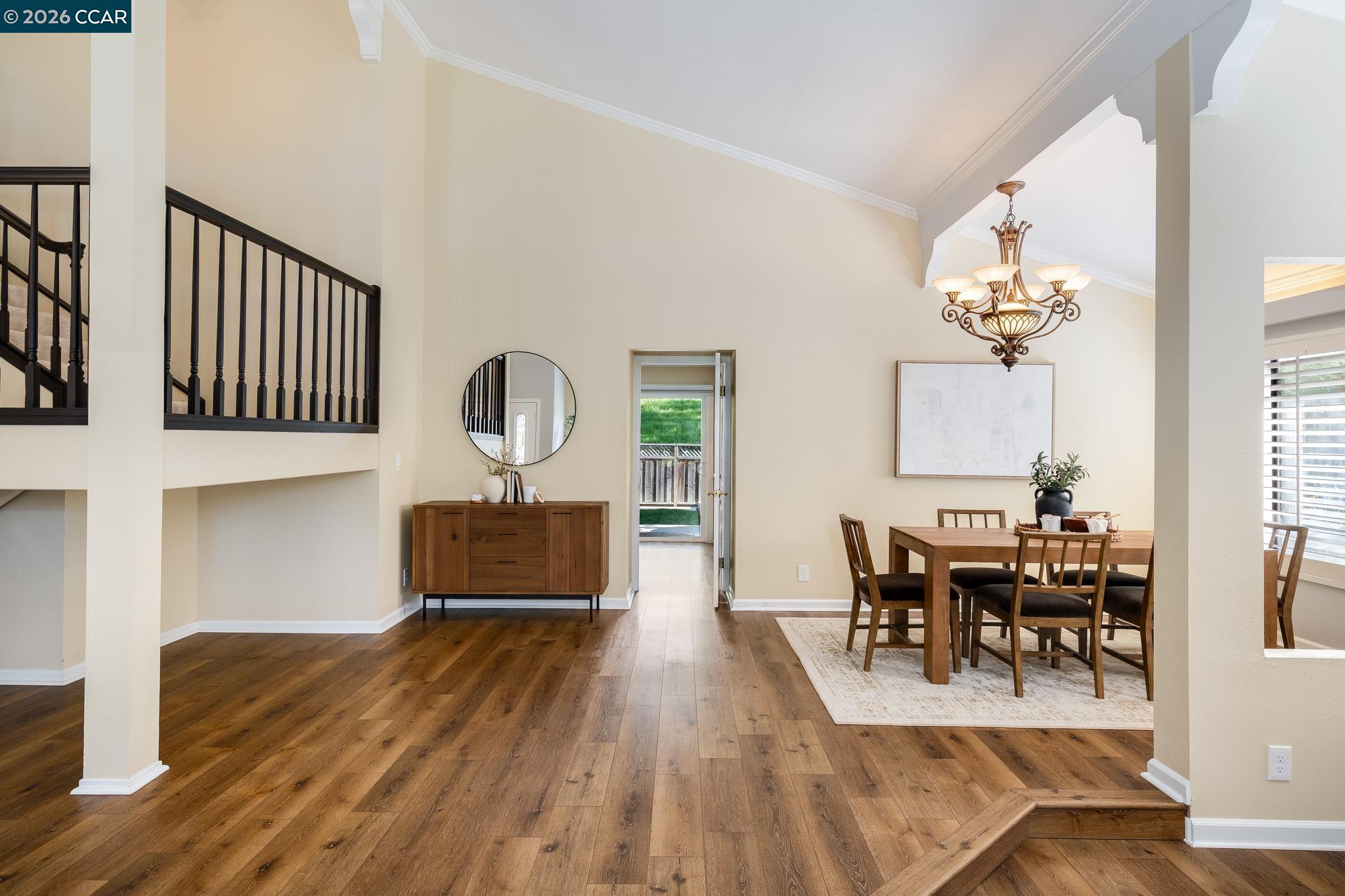 855 Columbine Ct