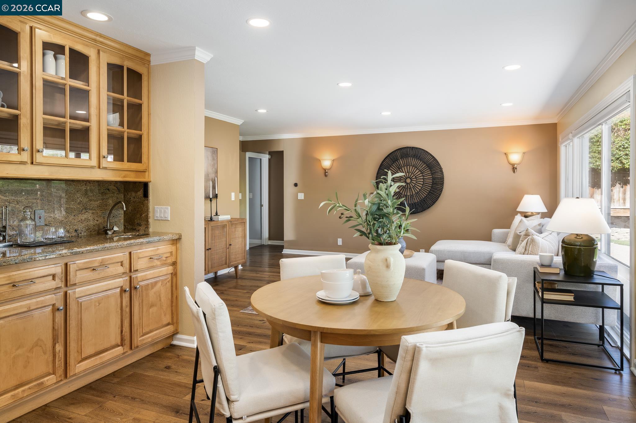 855 Columbine Ct