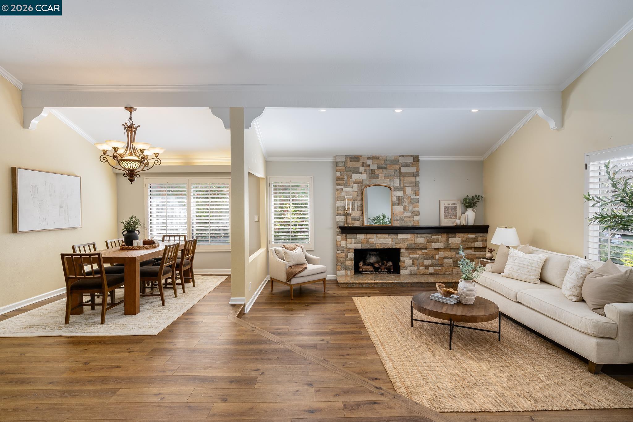 855 Columbine Ct