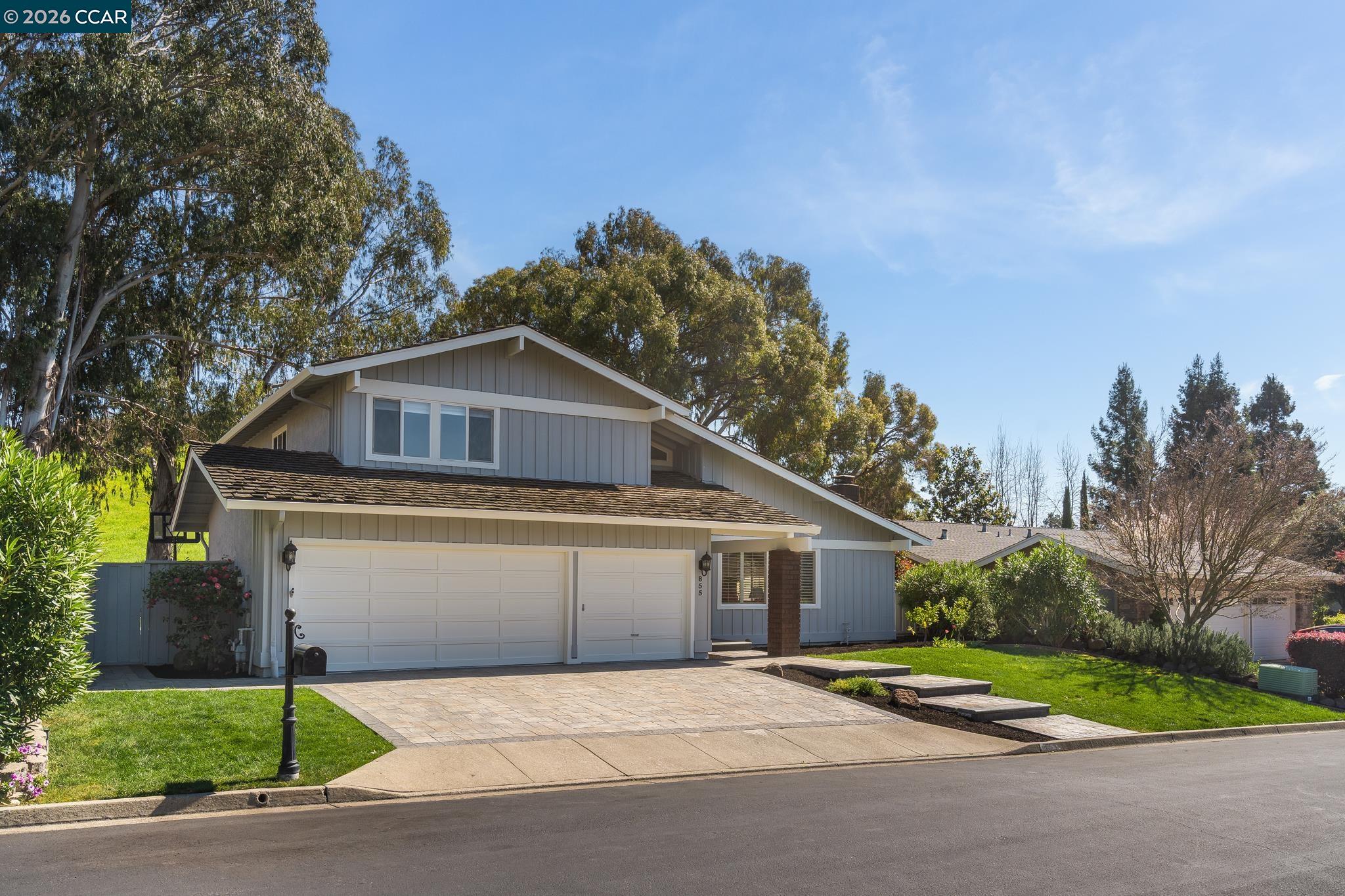 855 Columbine Ct