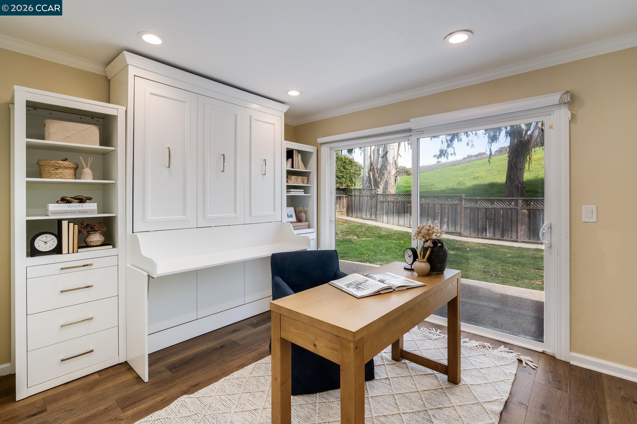 855 Columbine Ct