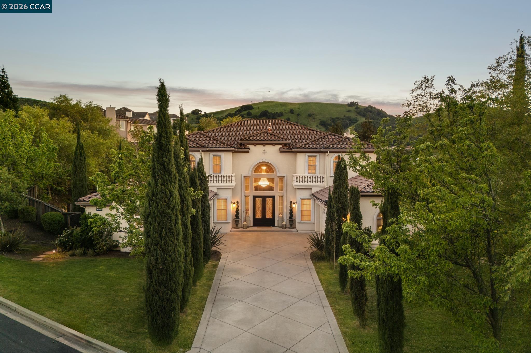 3432 Ashbourne Cir