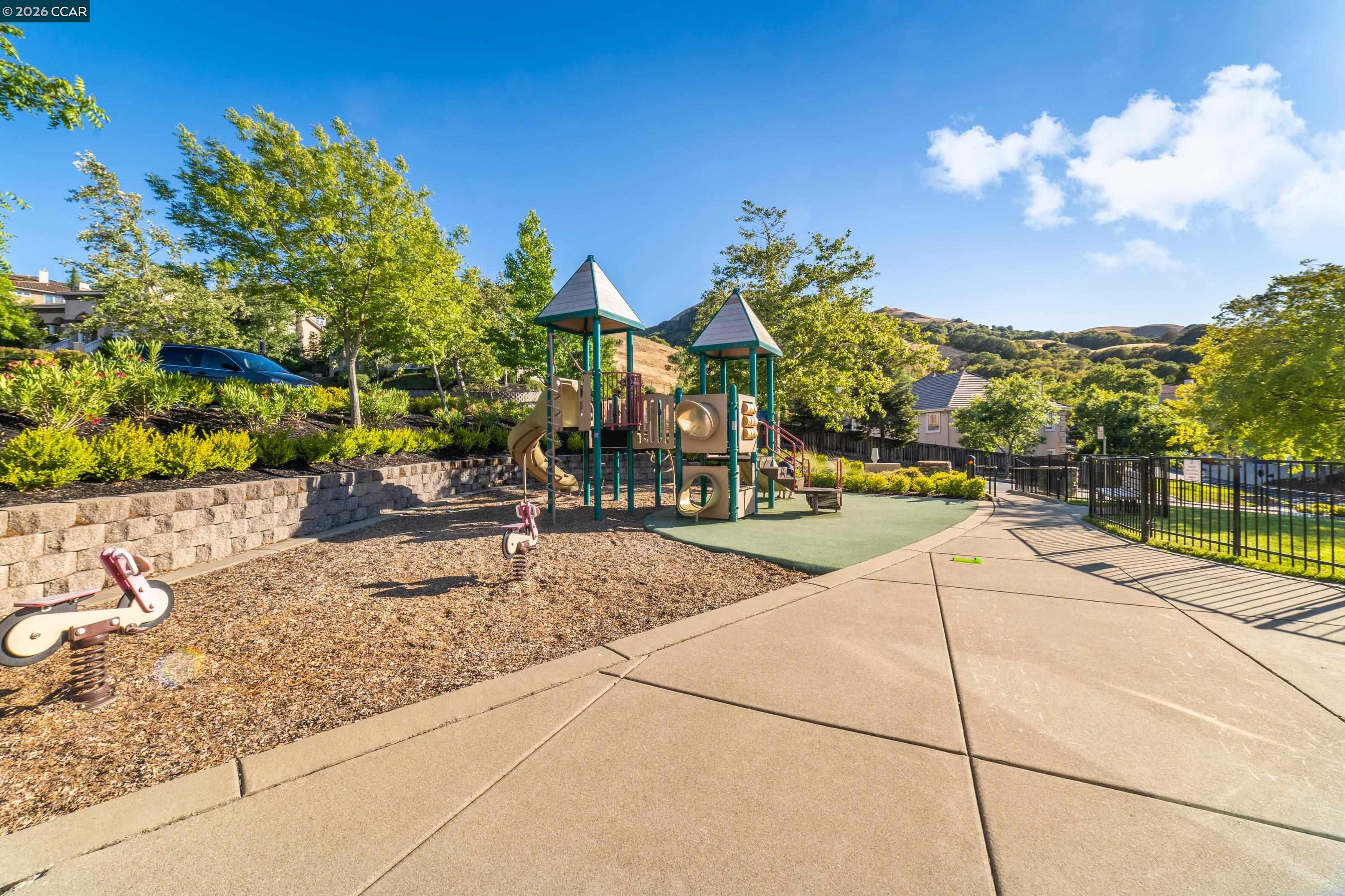 3432 Ashbourne Cir