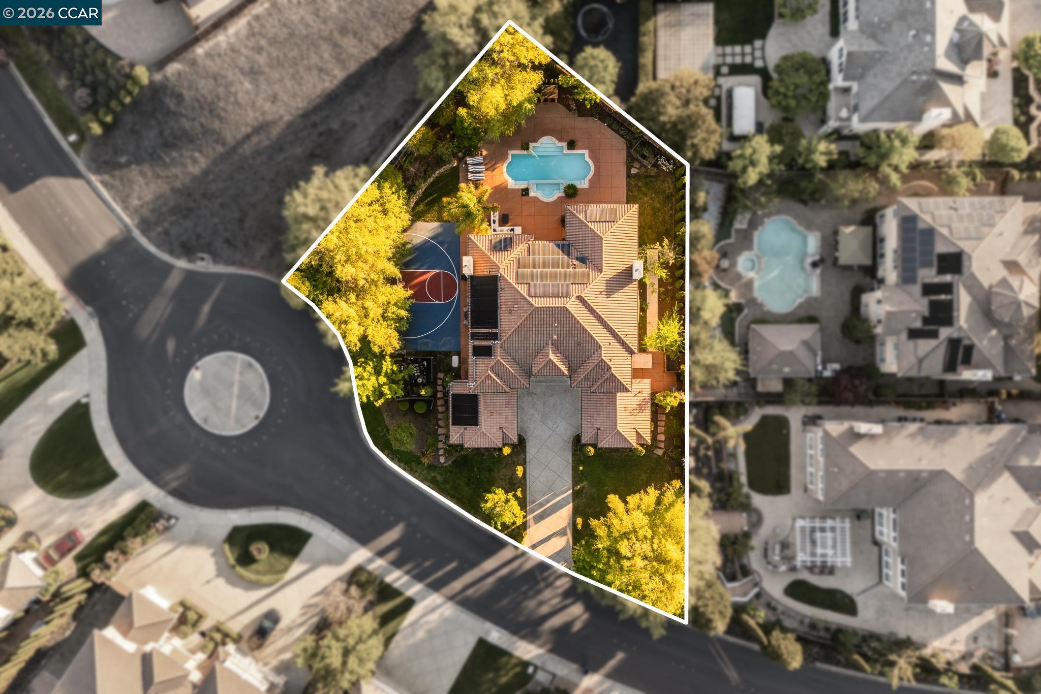 3432 Ashbourne Cir
