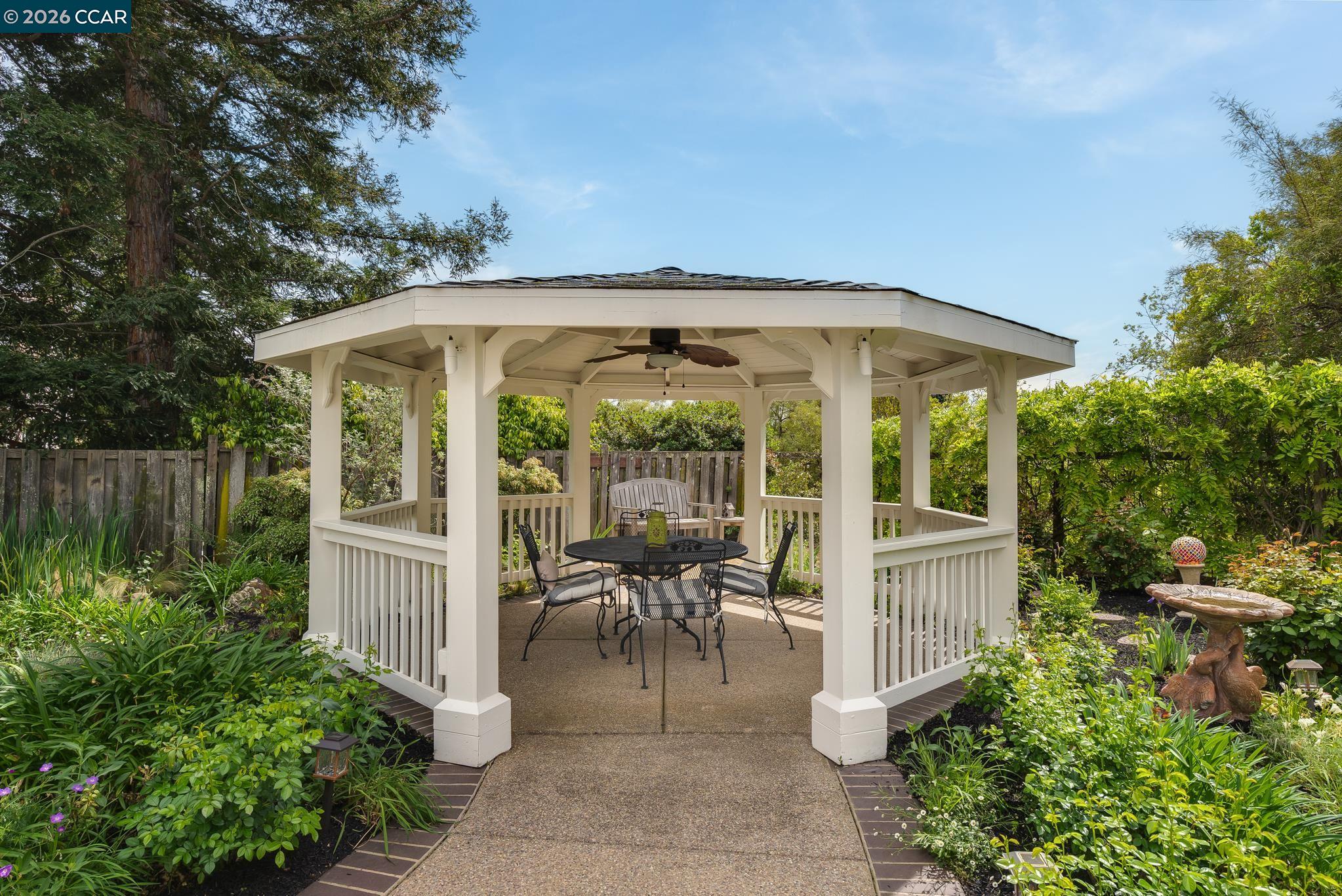 810 Buckingham Place