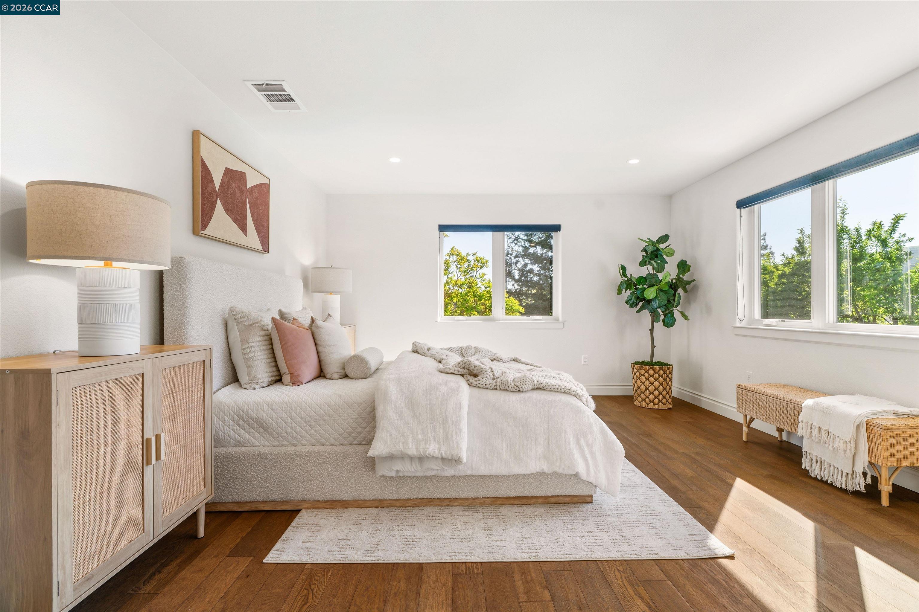 7454 Interlachen Ave