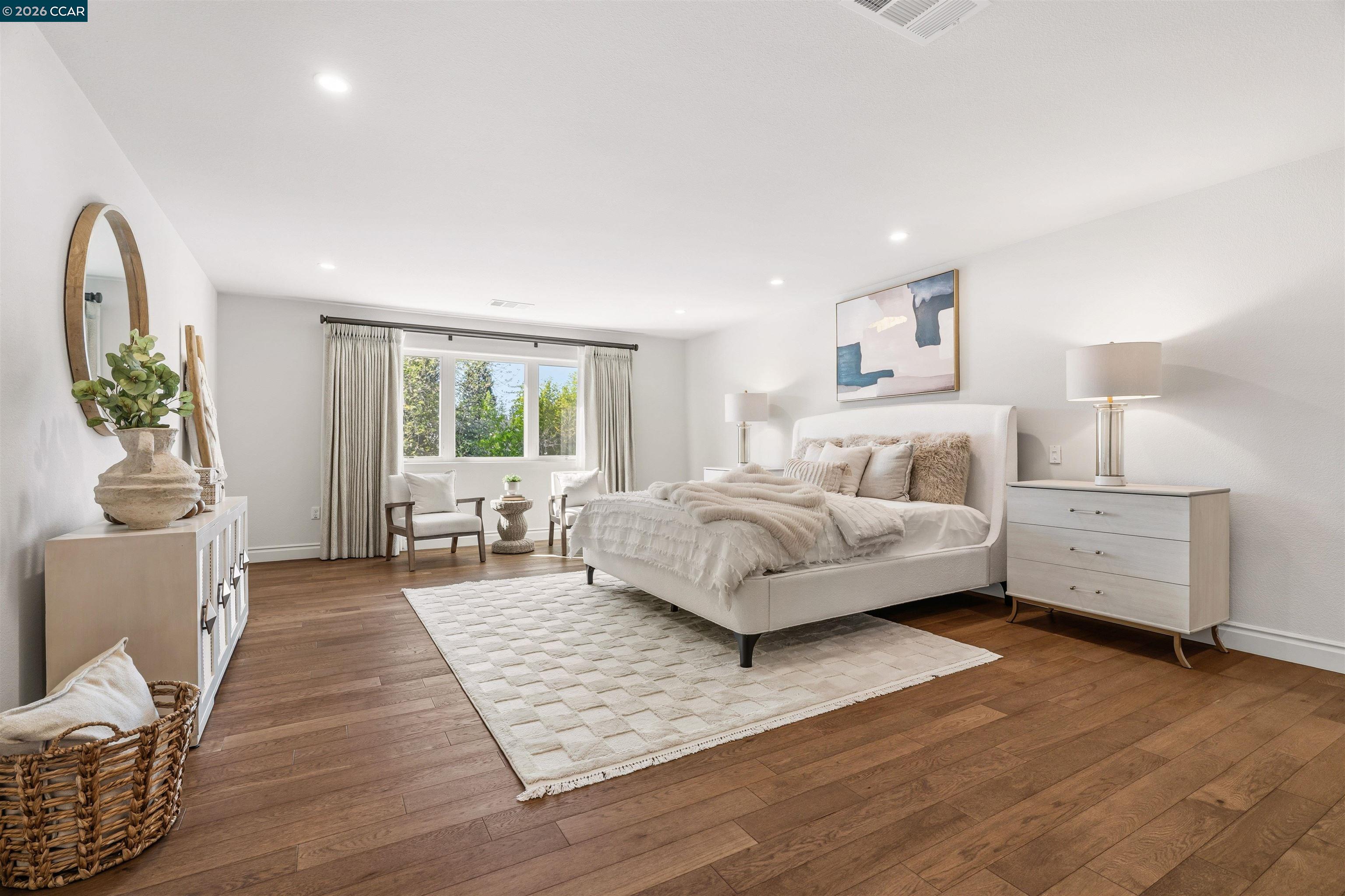 7454 Interlachen Ave