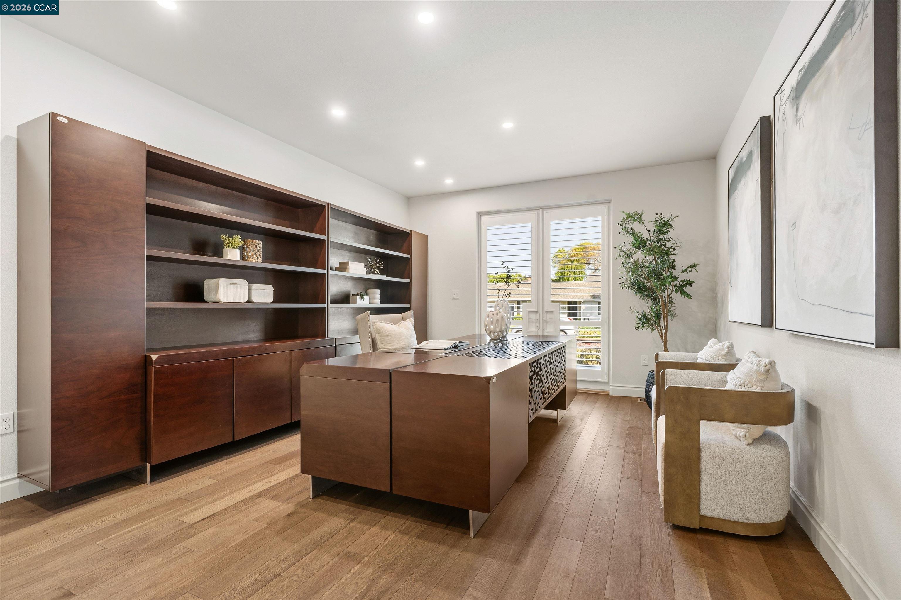 7454 Interlachen Ave