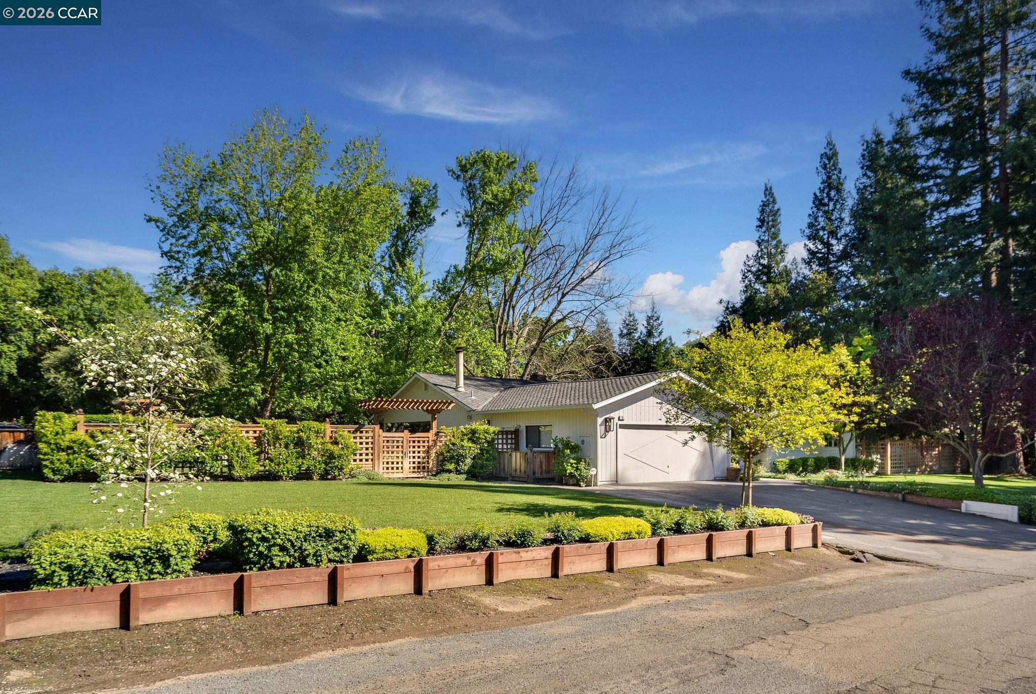 11 San Andreas Drive