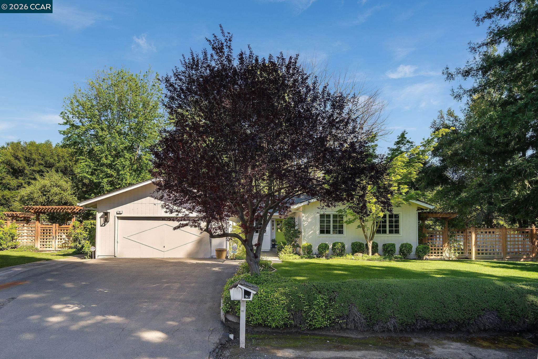 11 San Andreas Drive