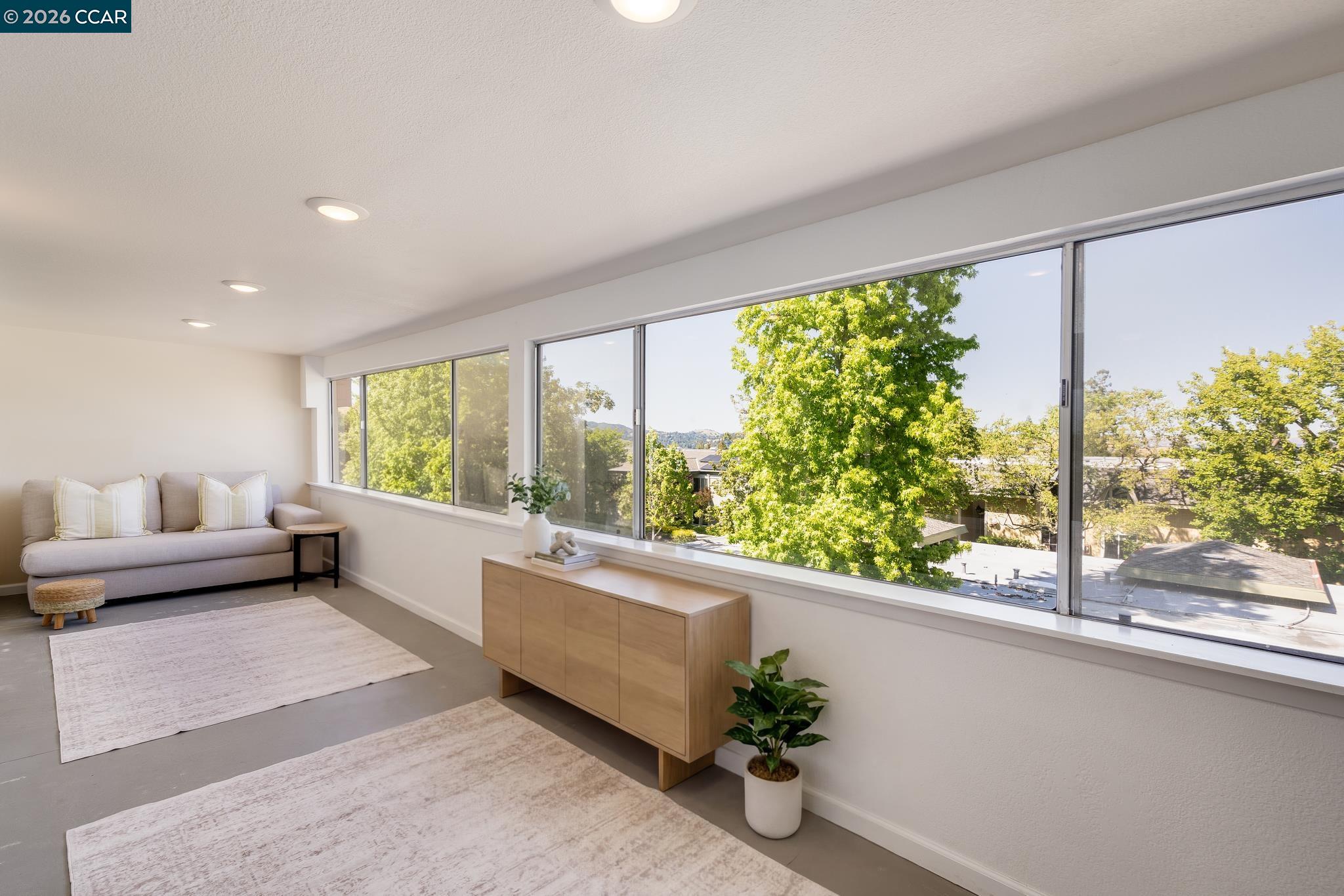 1909 Skycrest Dr # 5