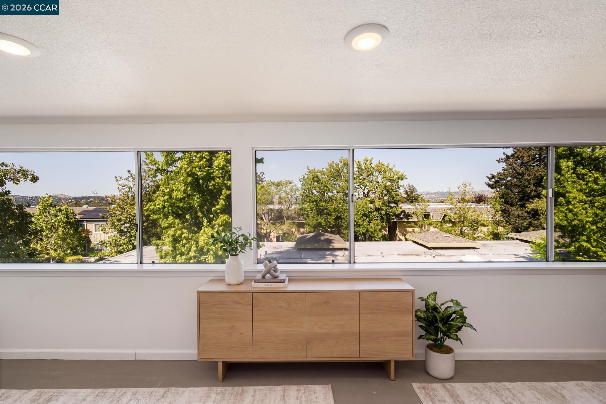 1909 Skycrest Dr # 5