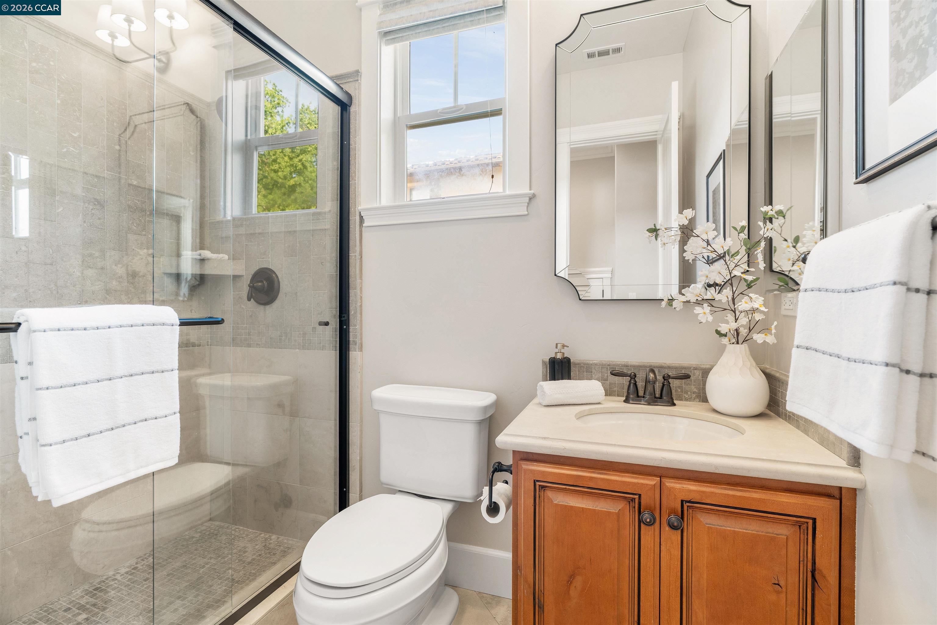 1333 Laverock Ln