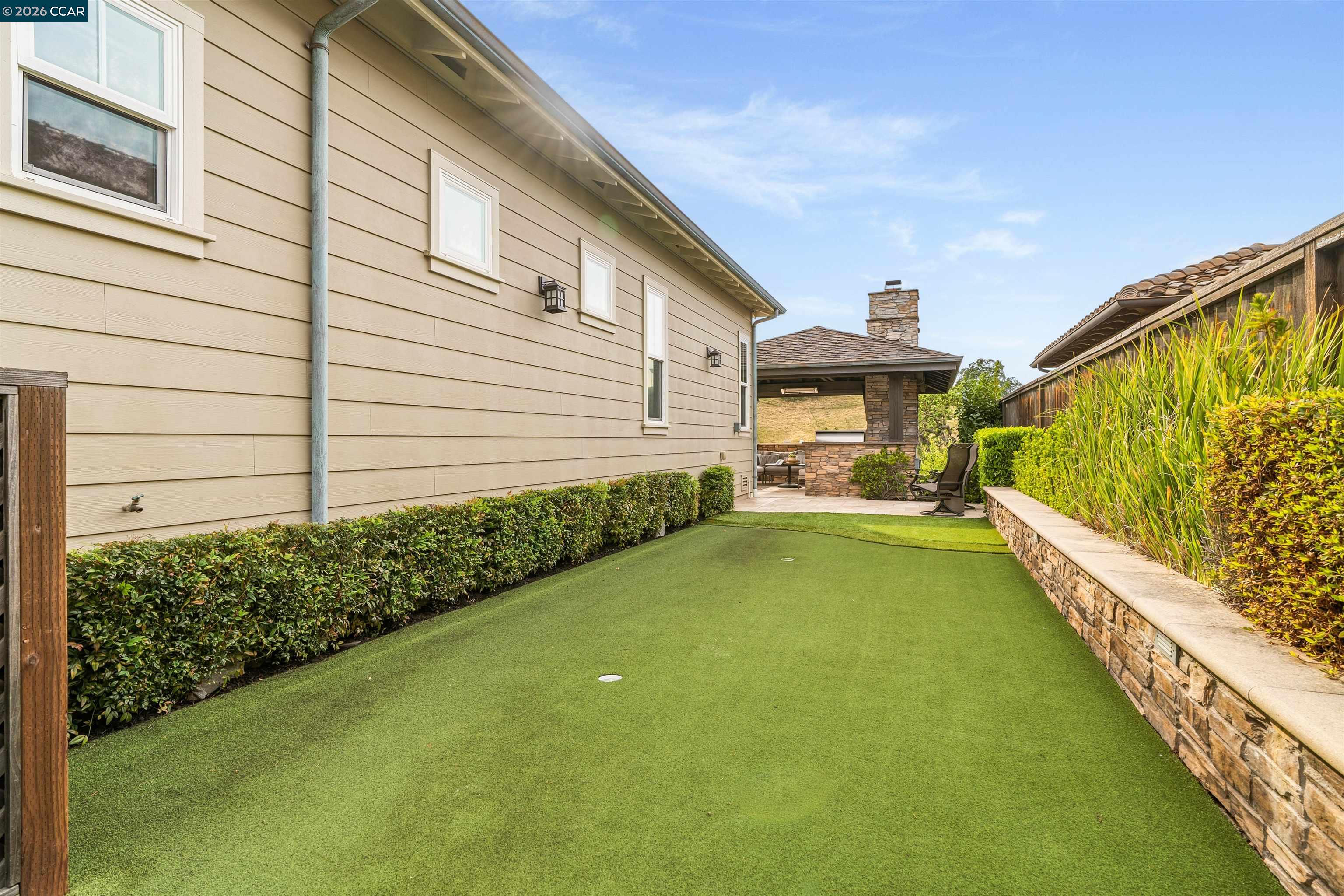 1333 Laverock Ln