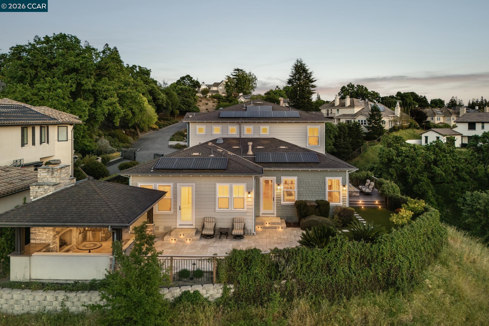 1333 Laverock Ln