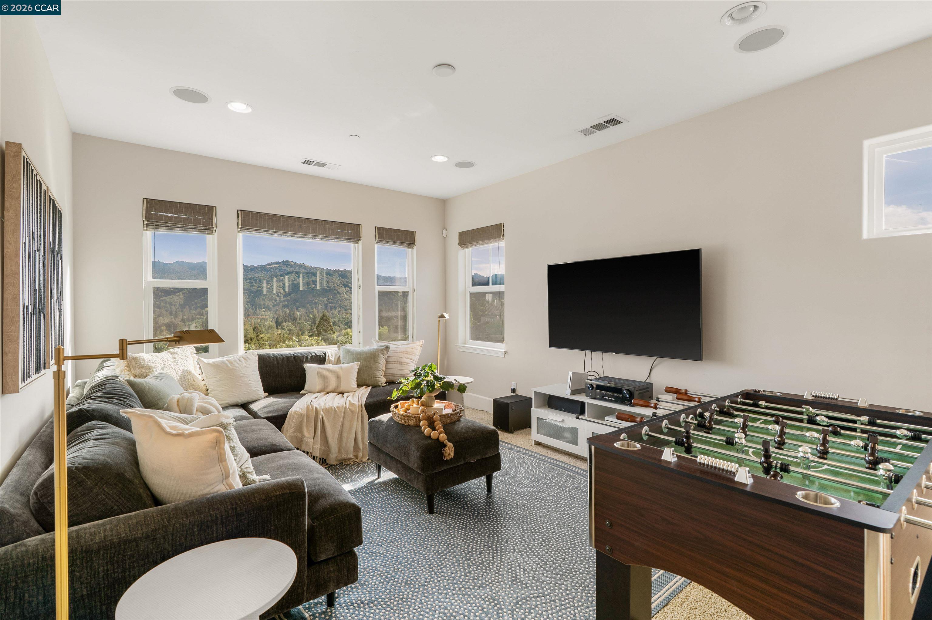 1333 Laverock Ln