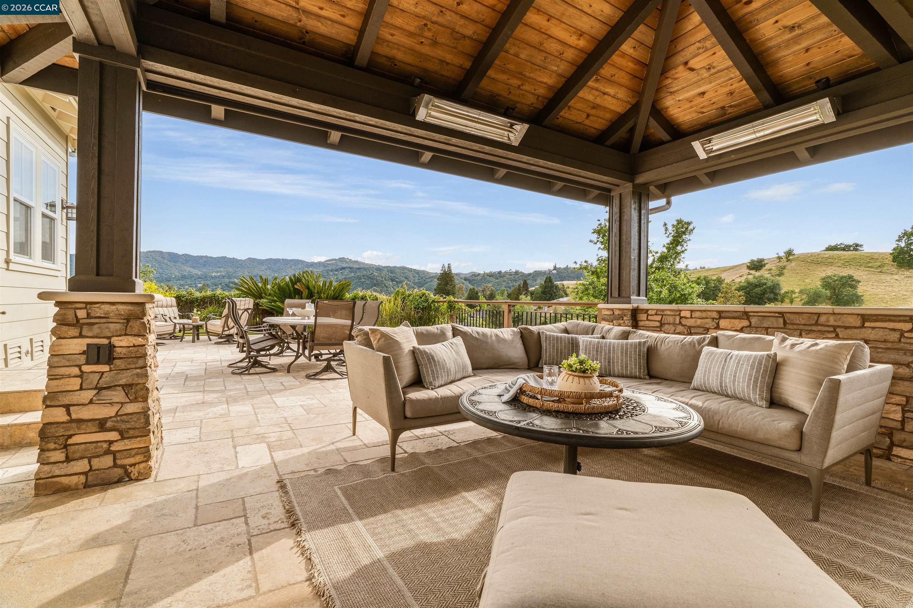 1333 Laverock Ln