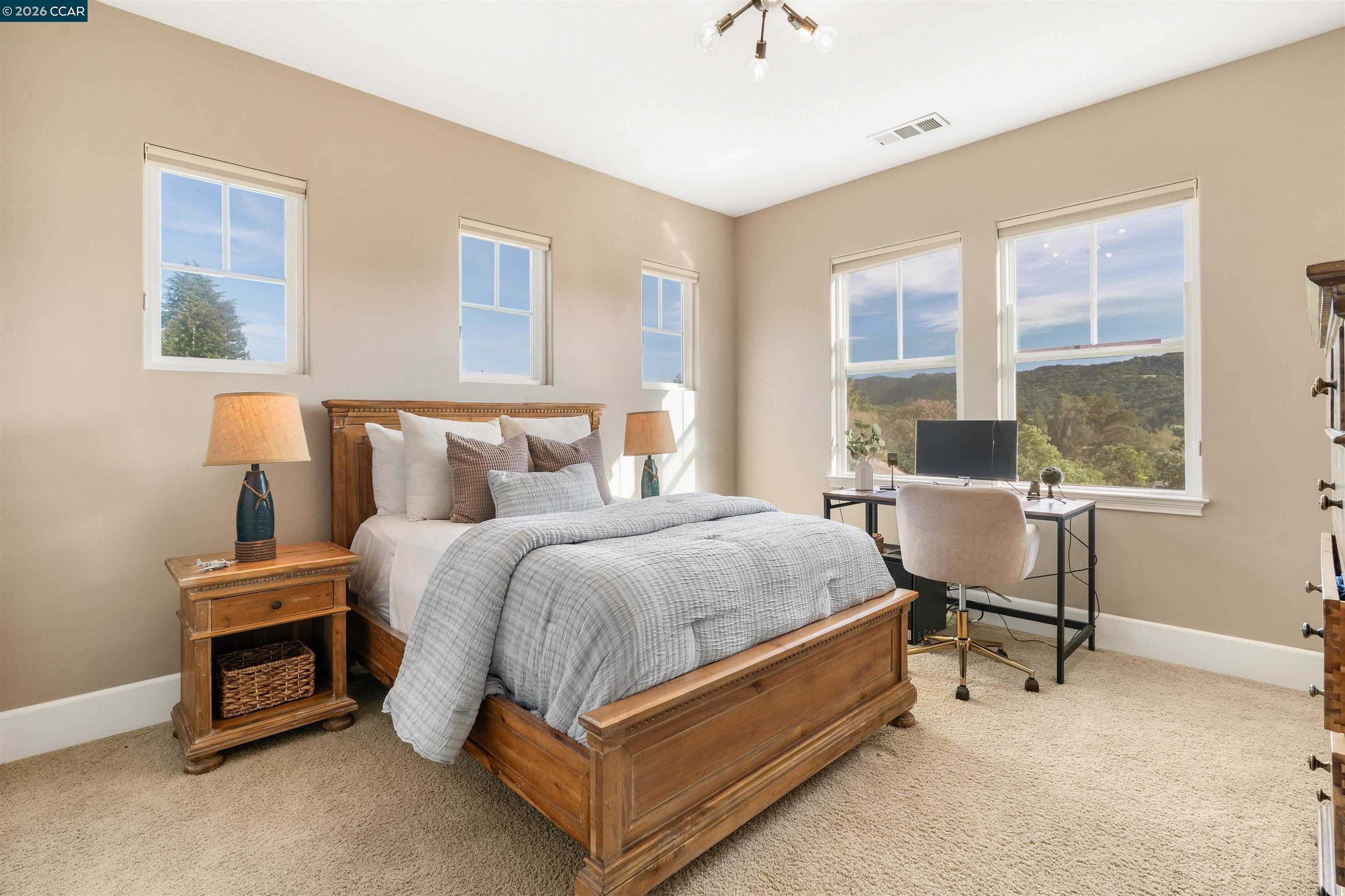 1333 Laverock Ln