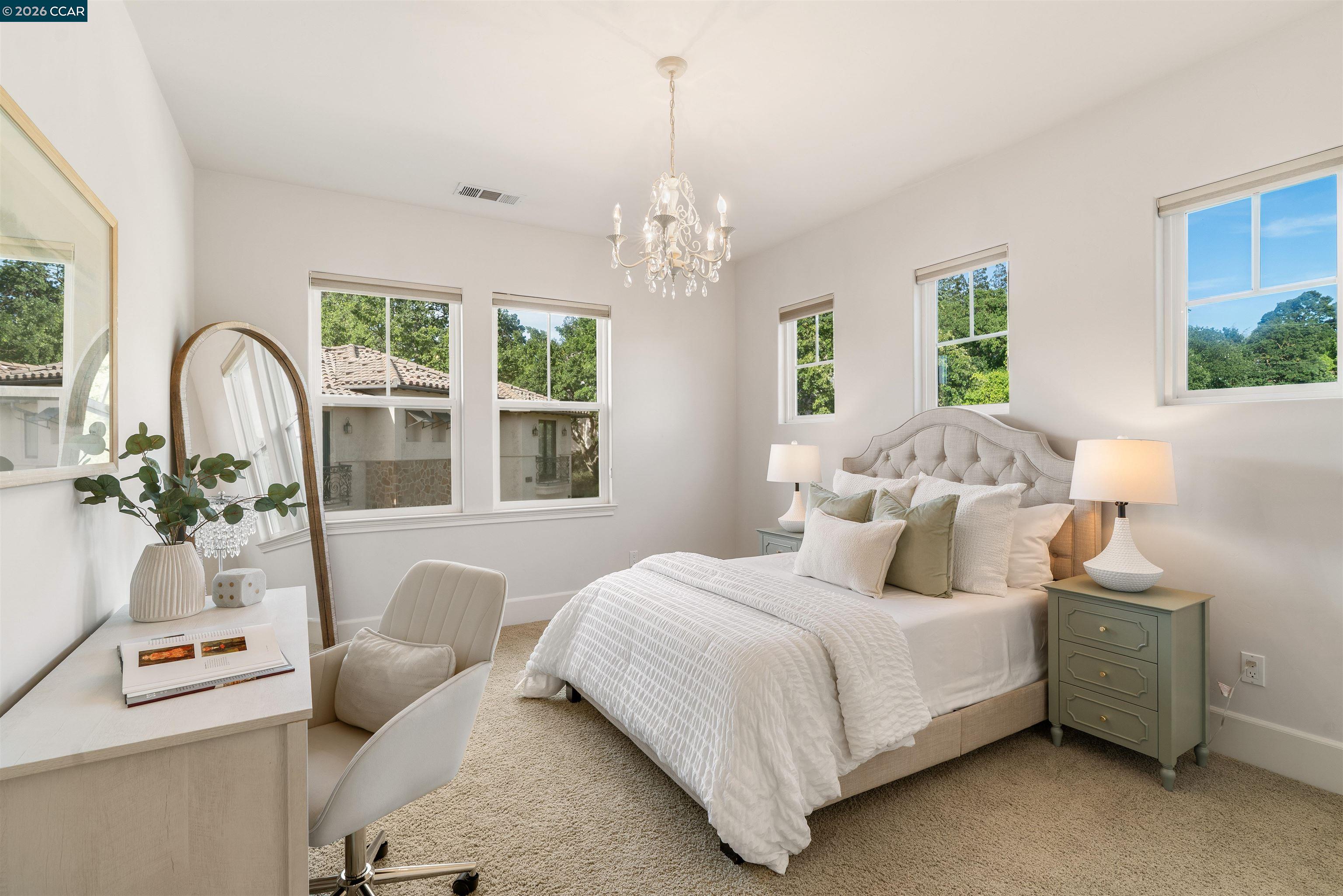 1333 Laverock Ln
