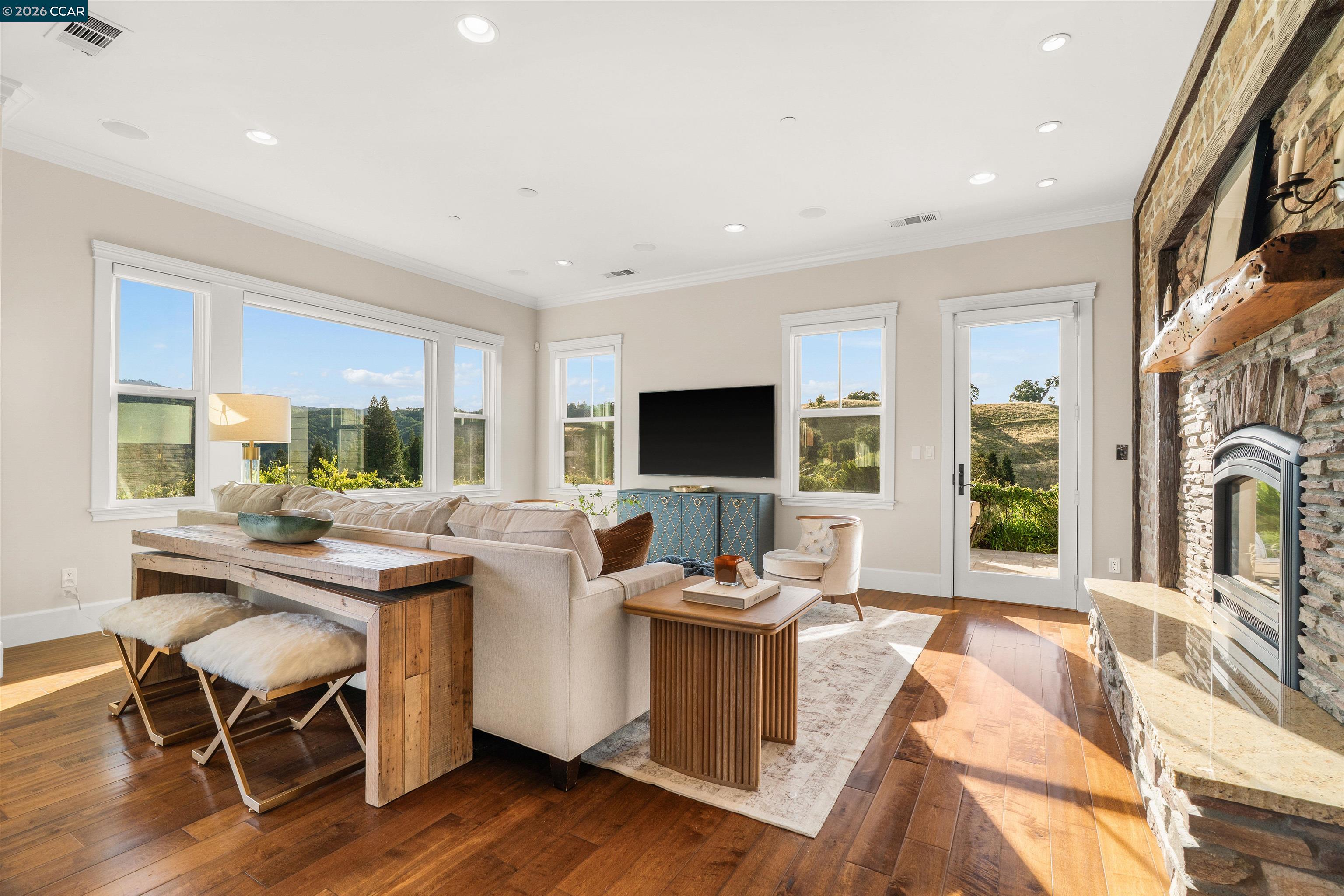1333 Laverock Ln