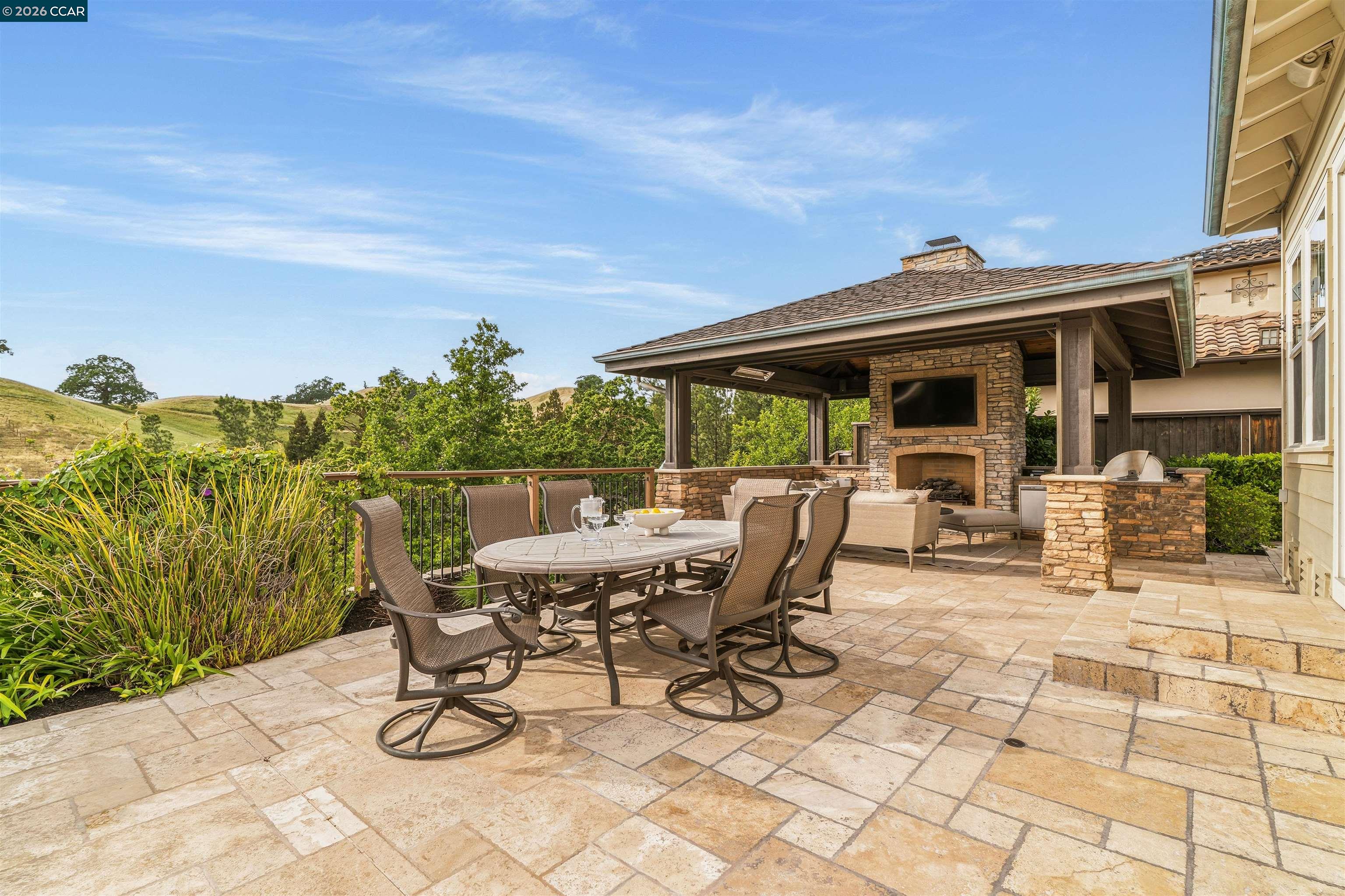 1333 Laverock Ln