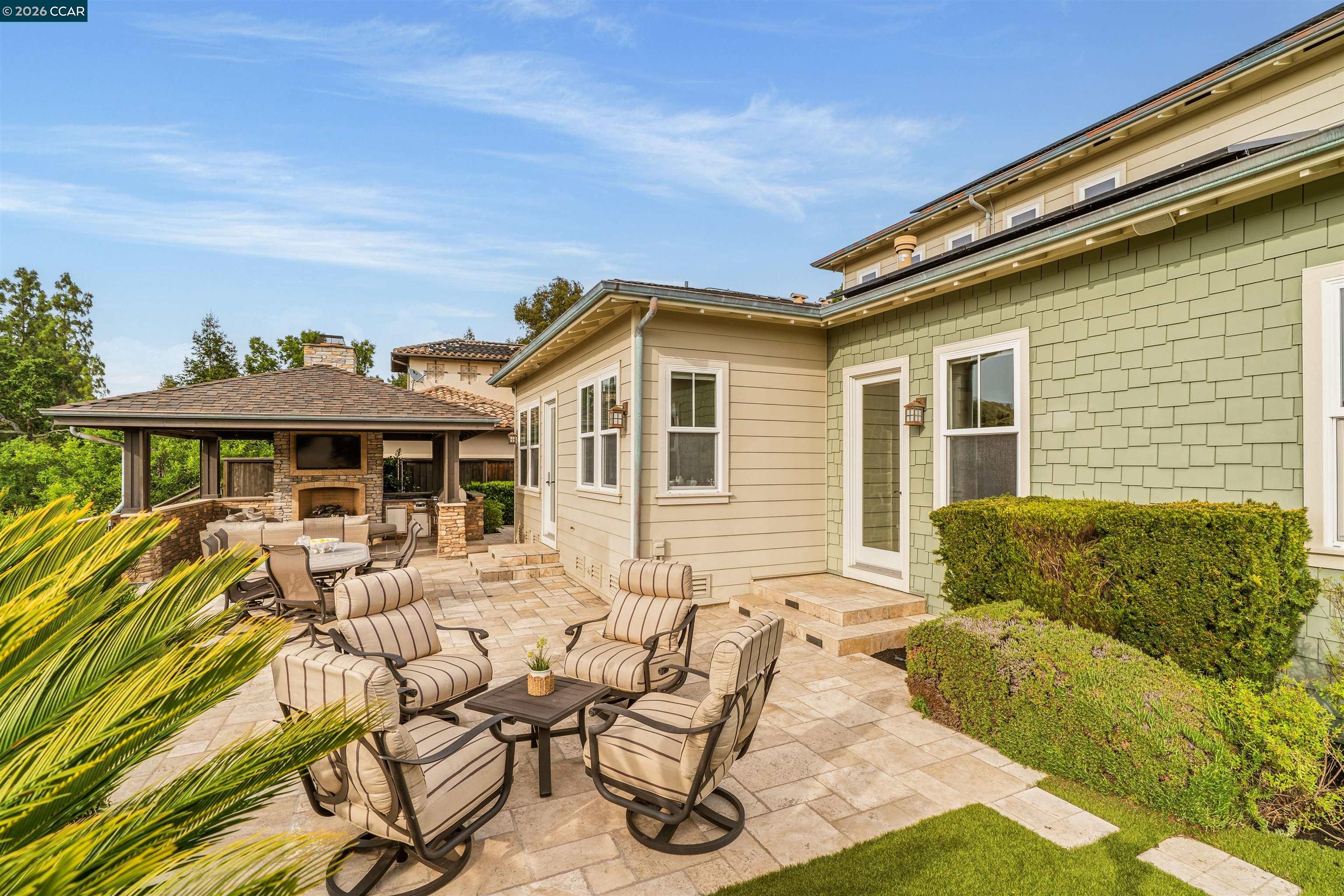 1333 Laverock Ln