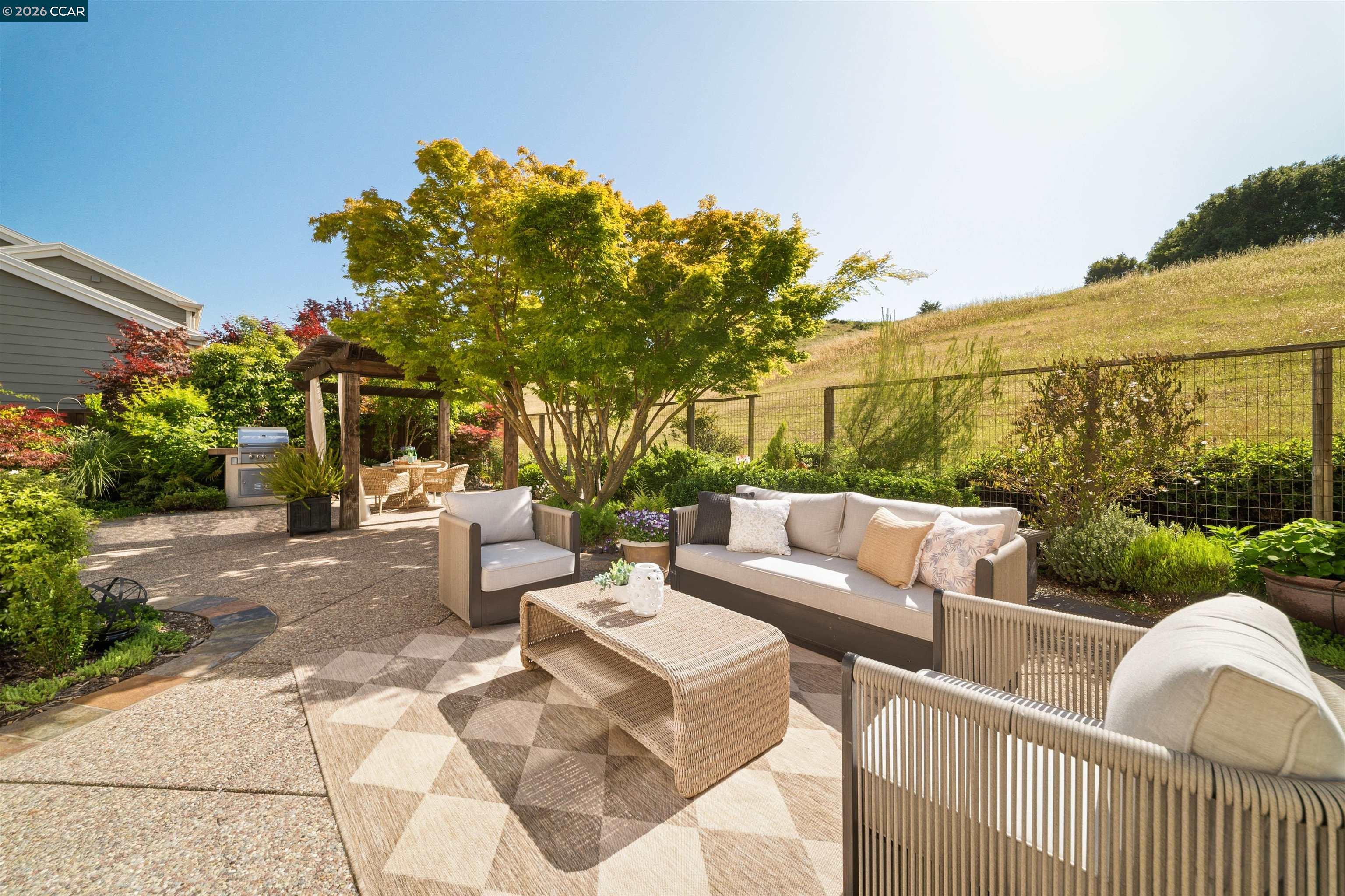 822 Pradera Way