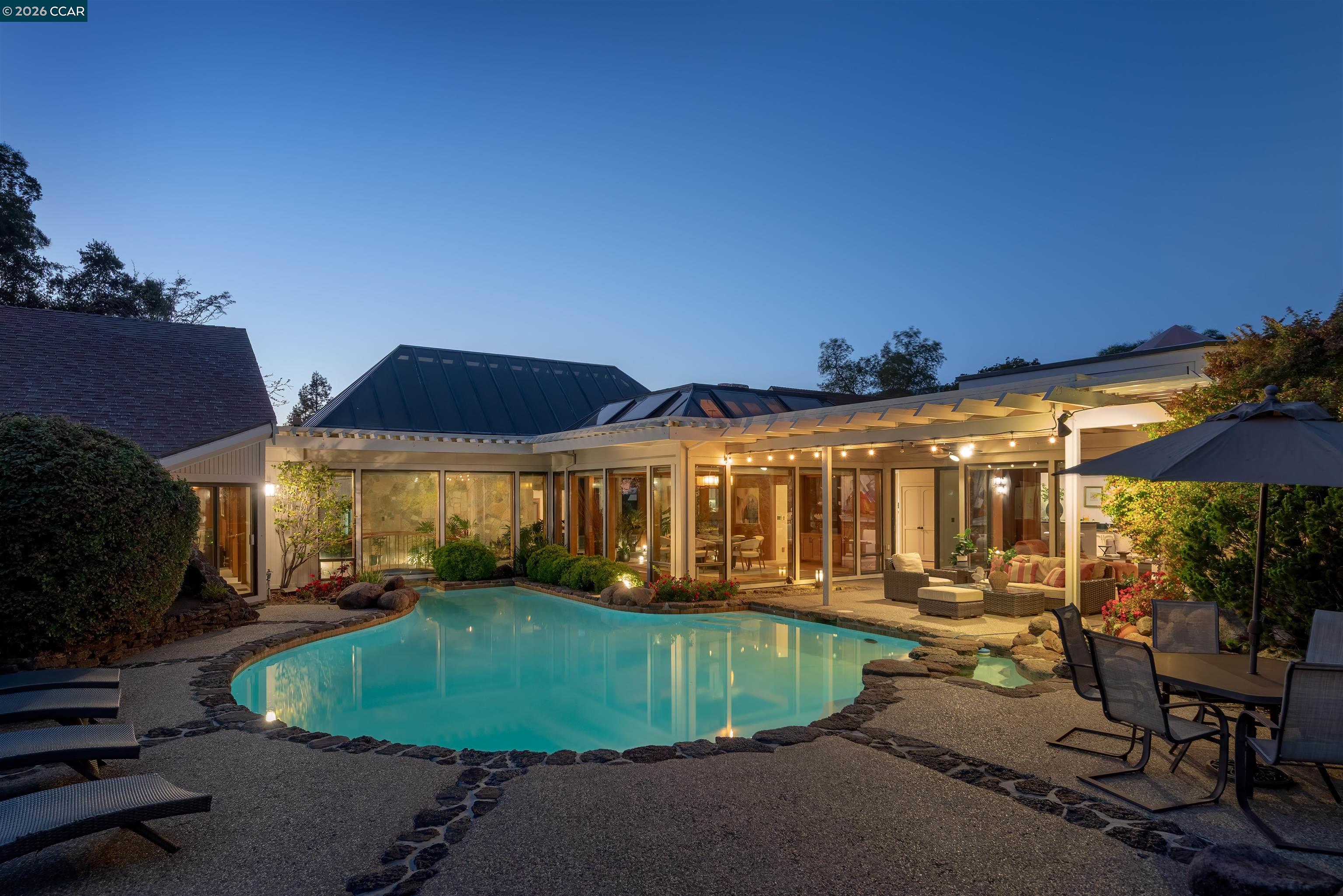 2305 Saddleback Dr