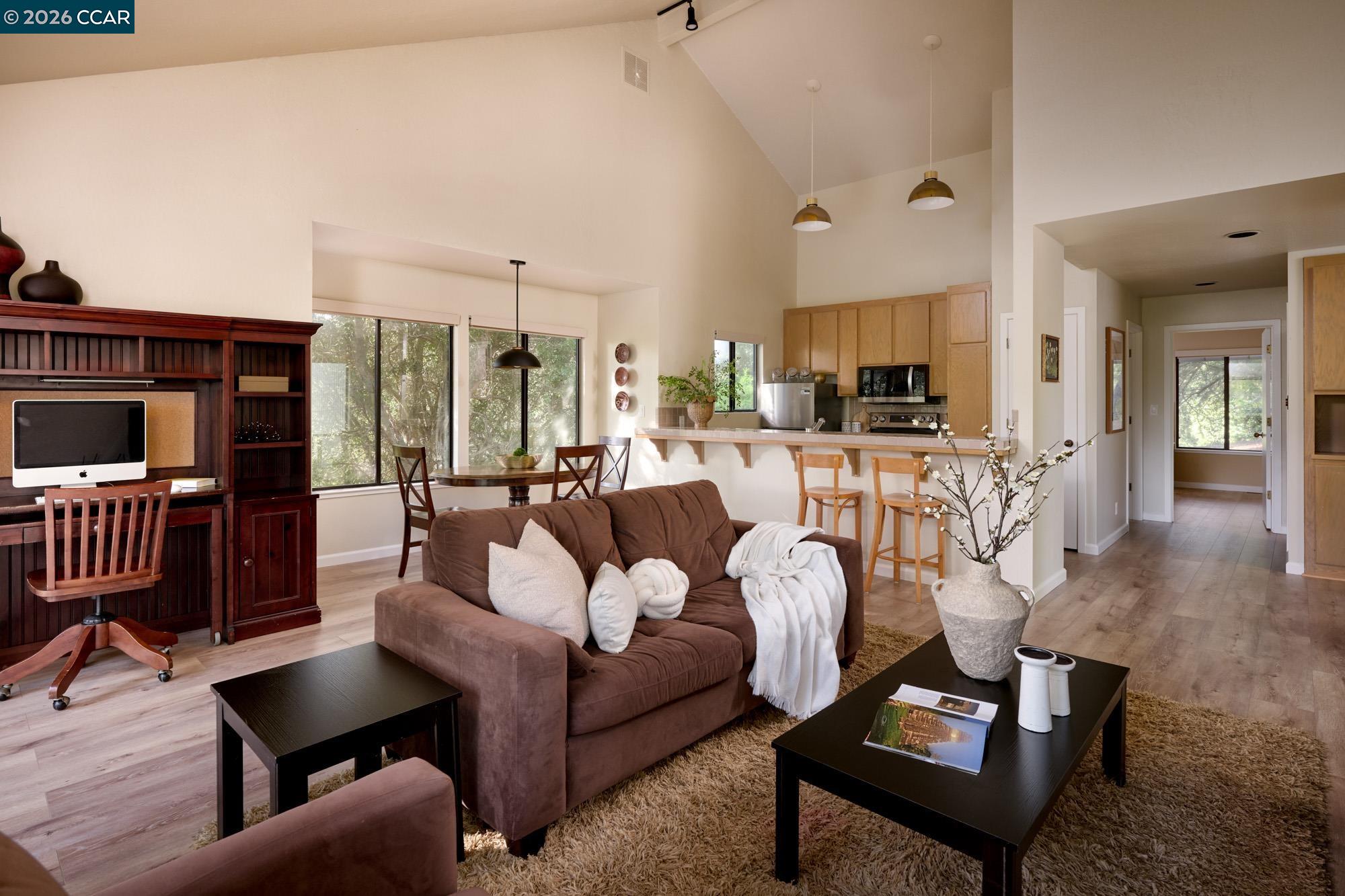 2305 Saddleback Dr