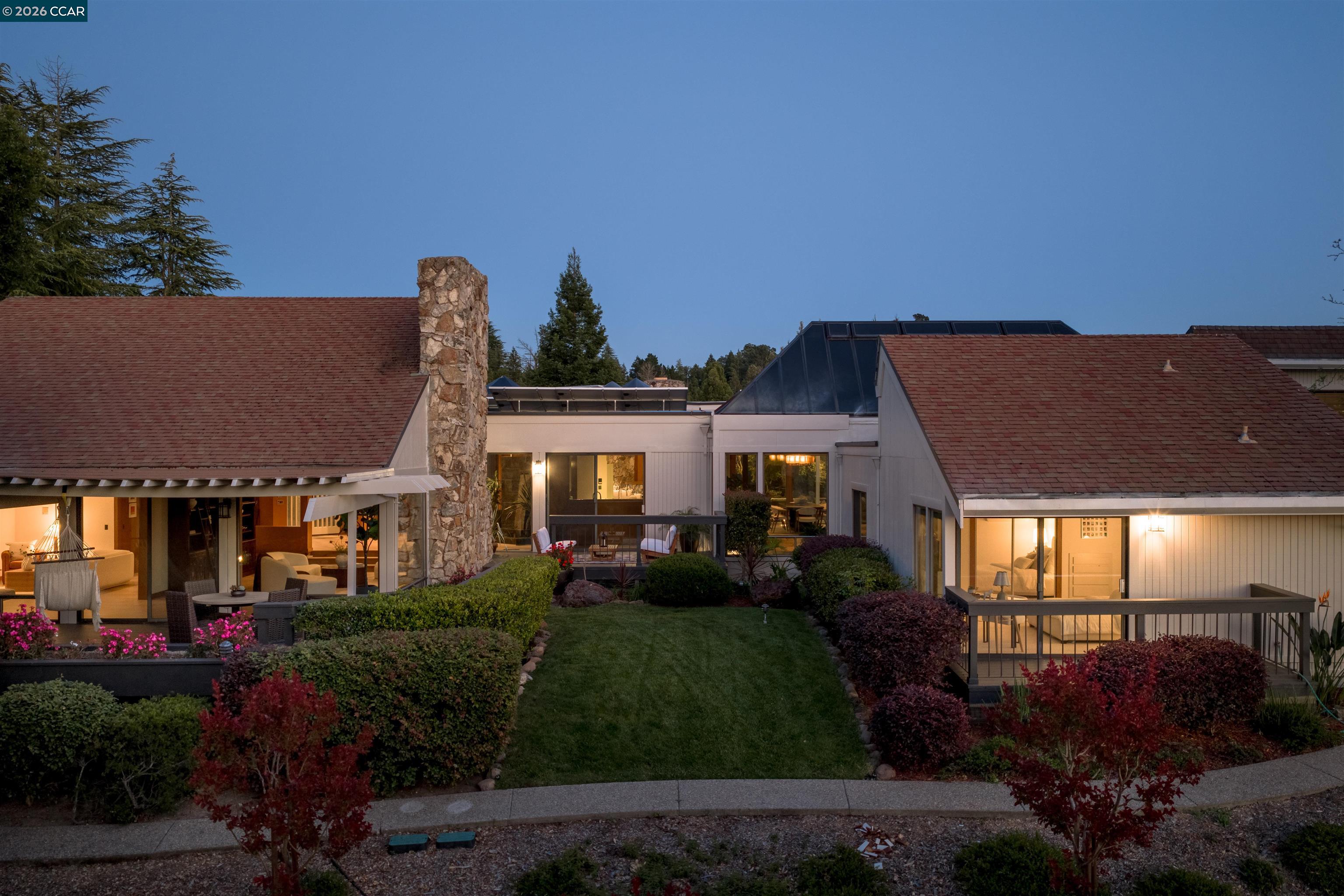 2305 Saddleback Dr