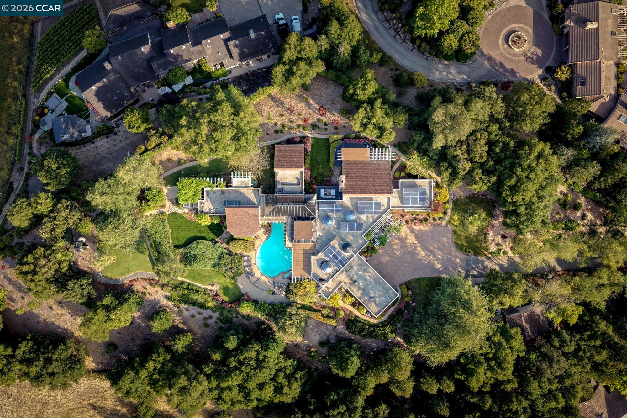 2305 Saddleback Dr
