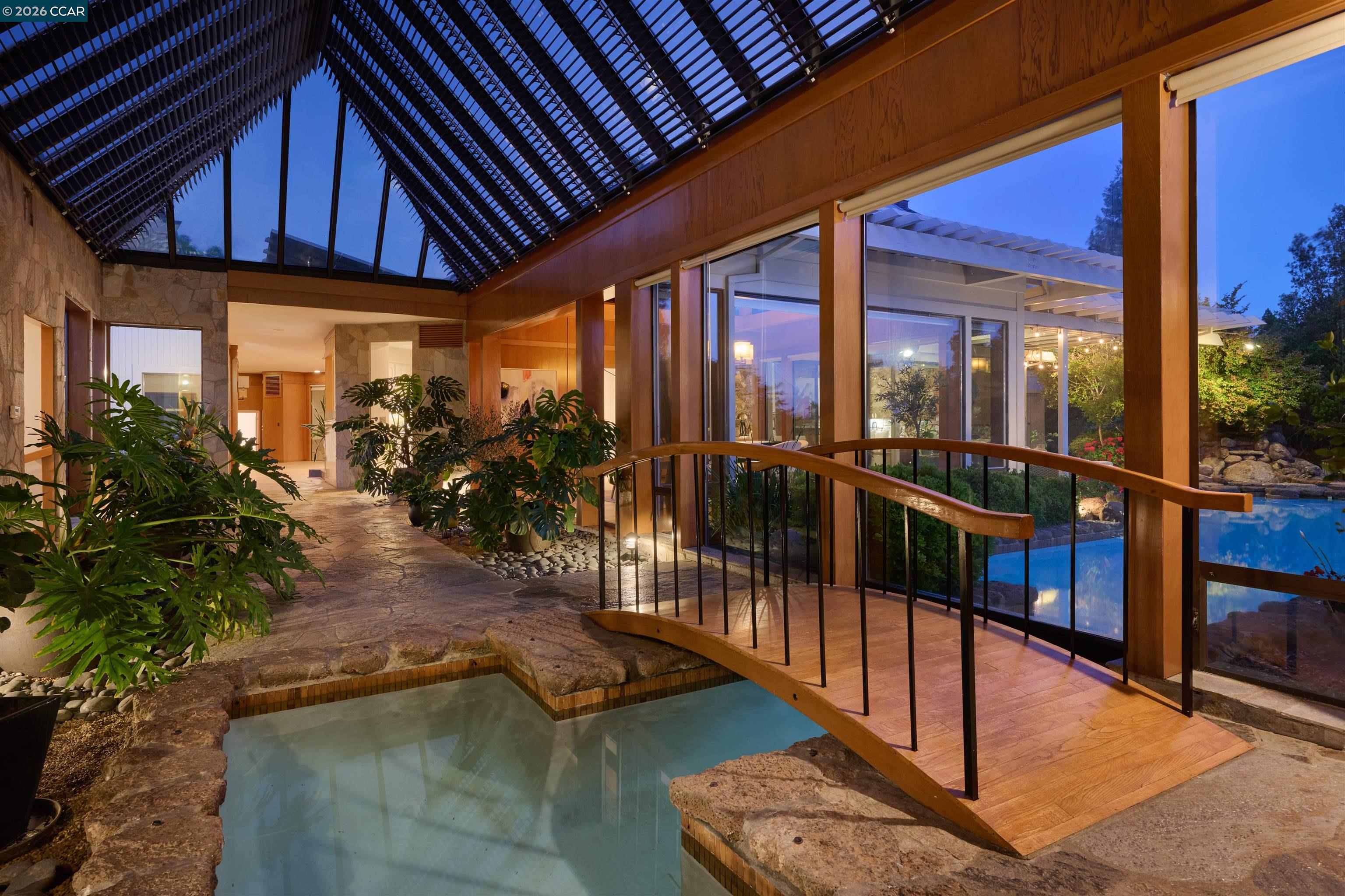 2305 Saddleback Dr