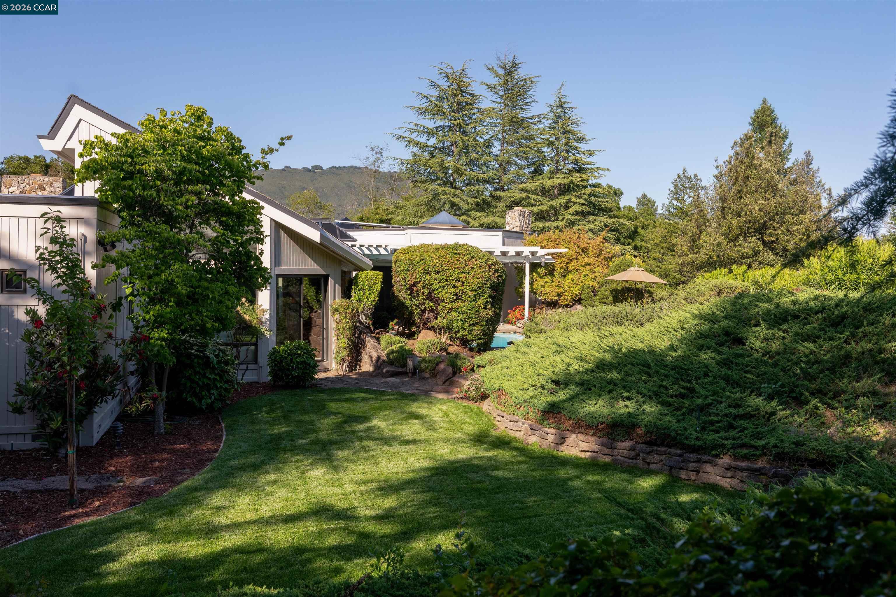 2305 Saddleback Dr