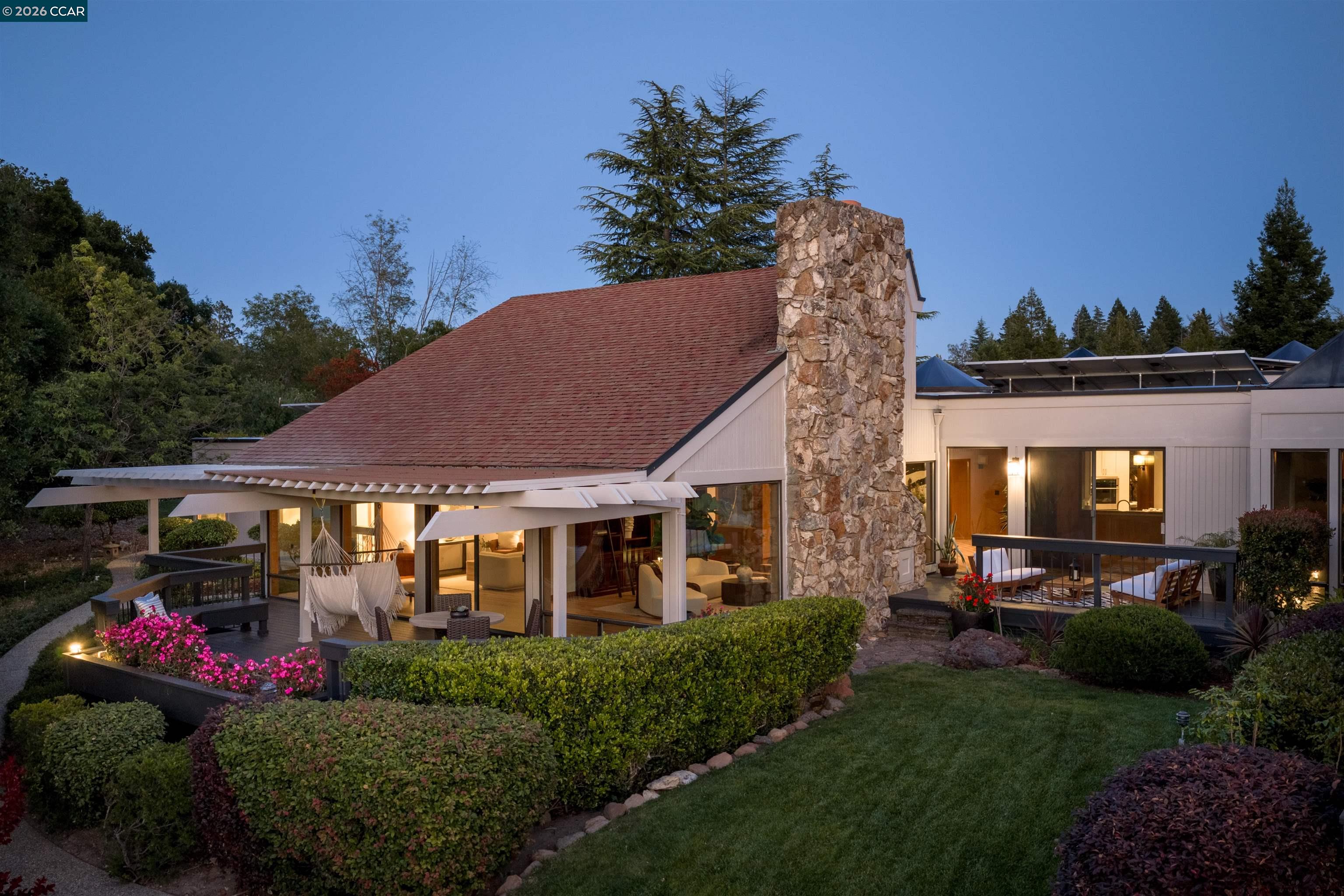 2305 Saddleback Dr