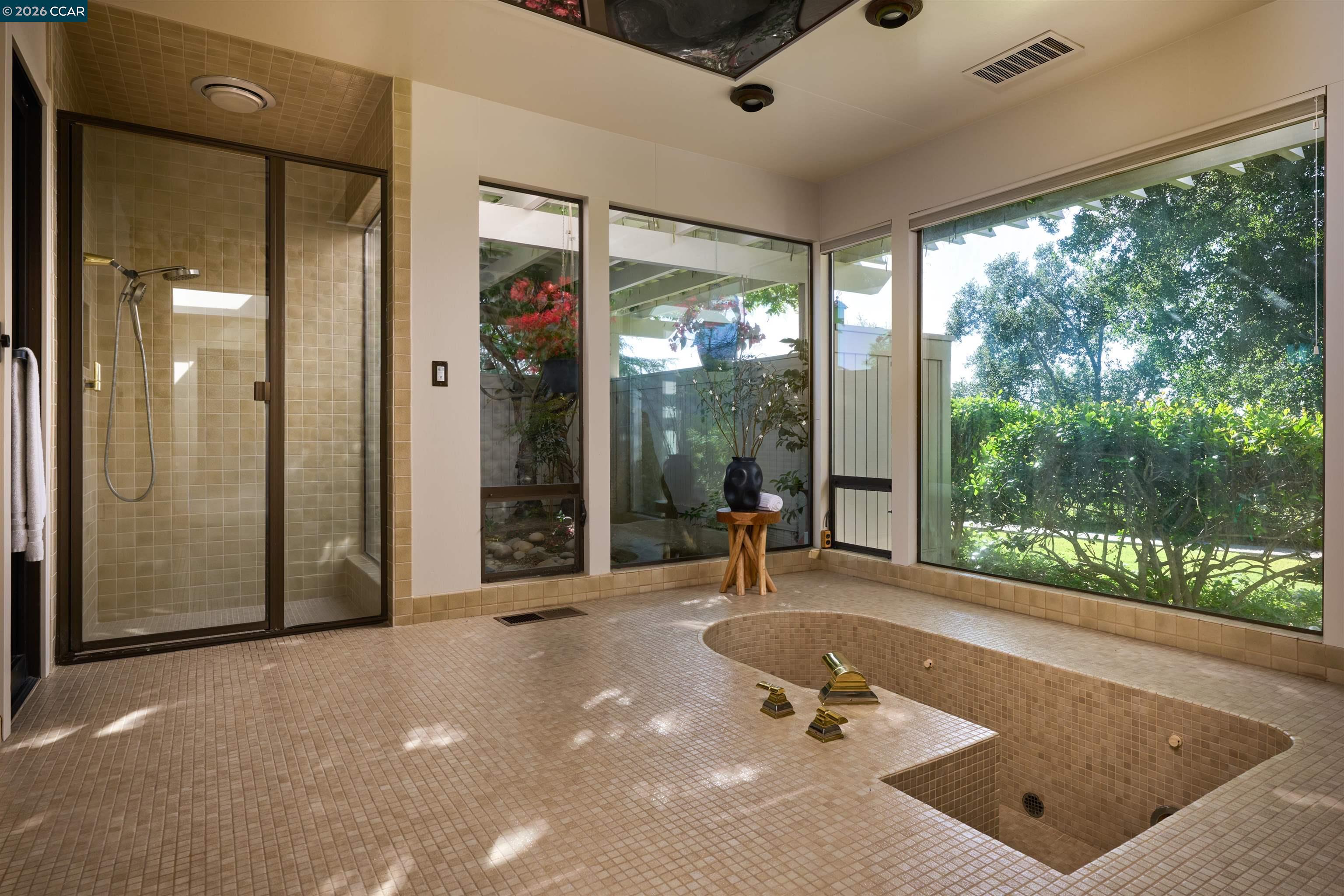 2305 Saddleback Dr