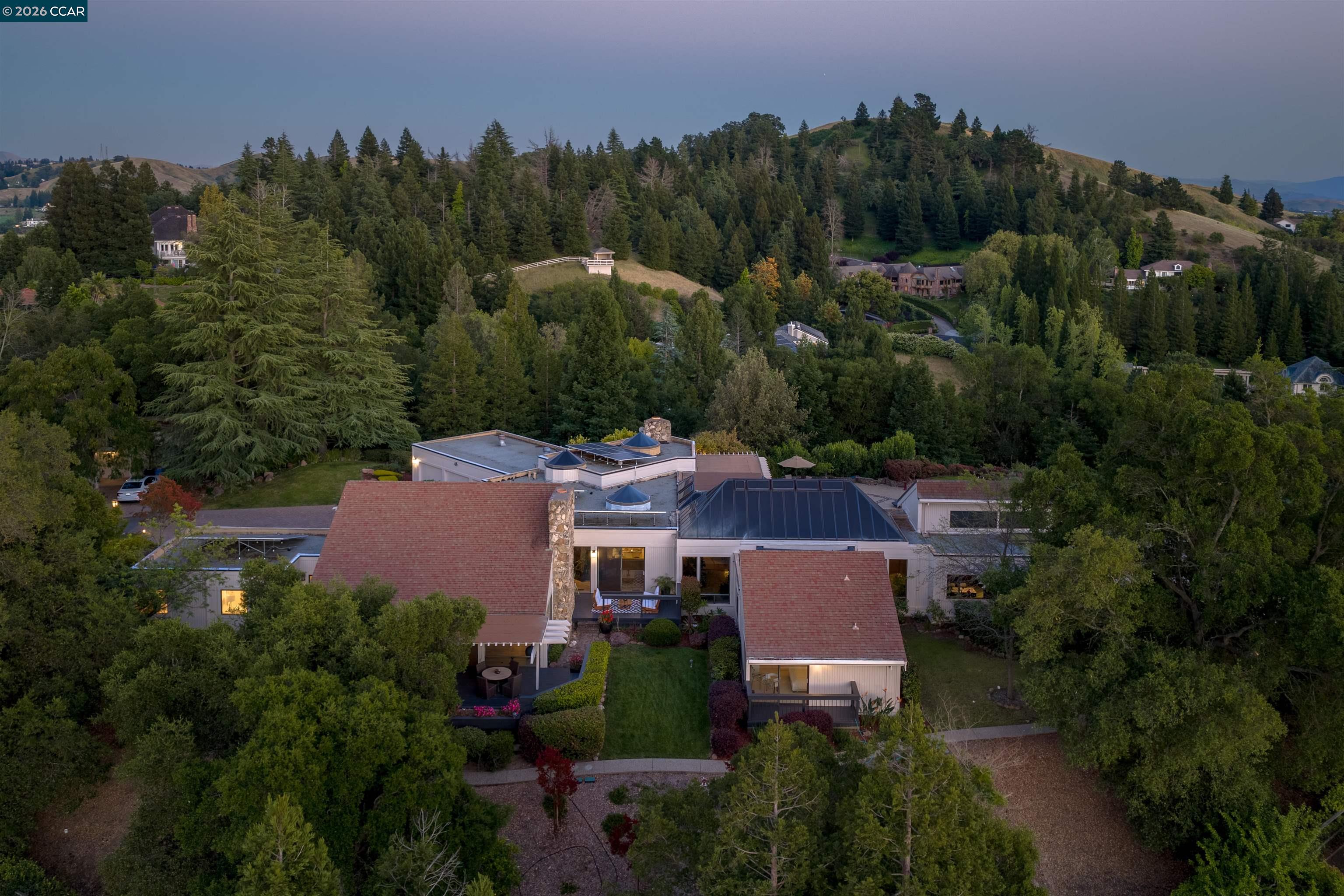 2305 Saddleback Dr