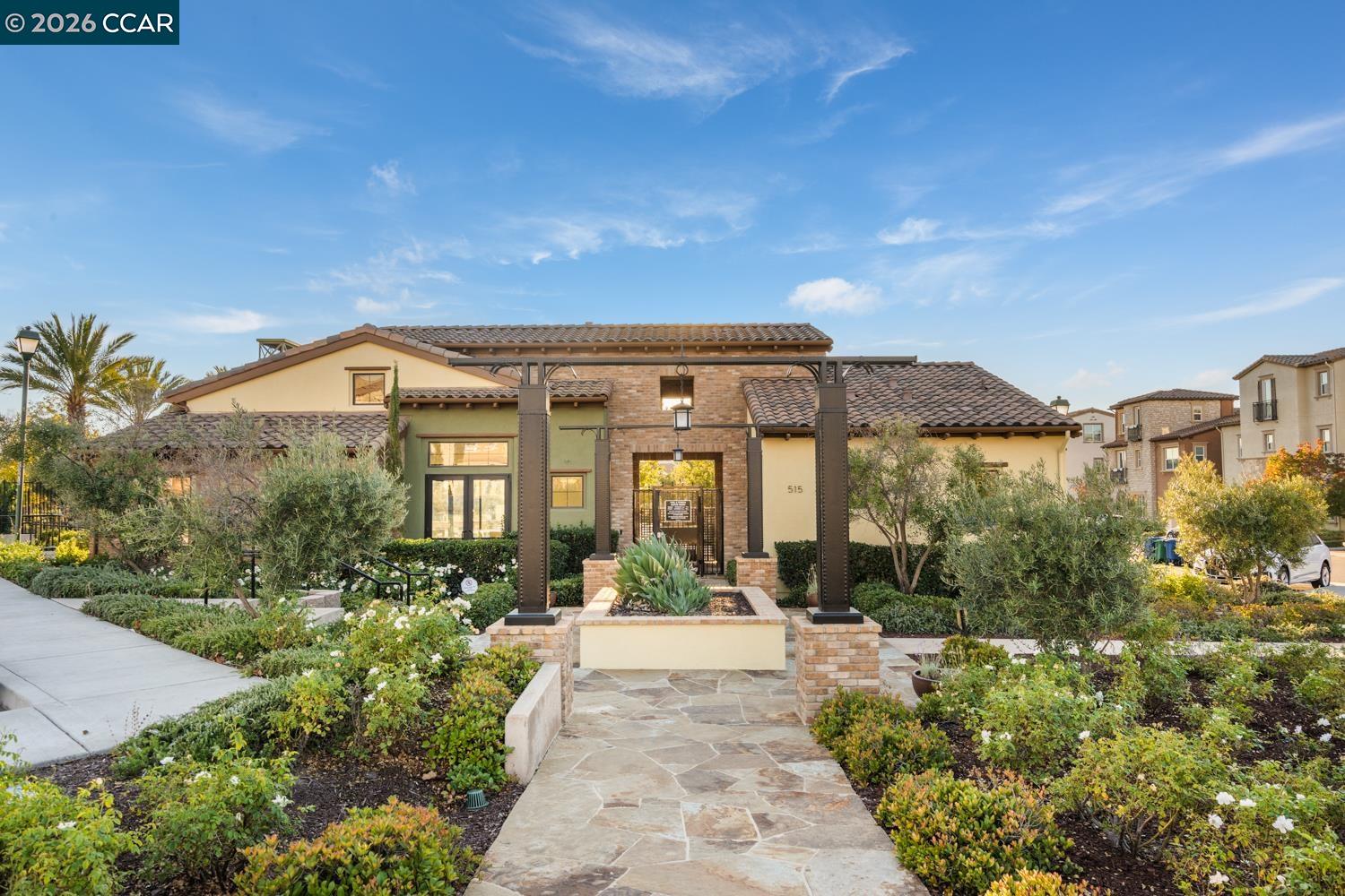 504 Hyacinthus Ct