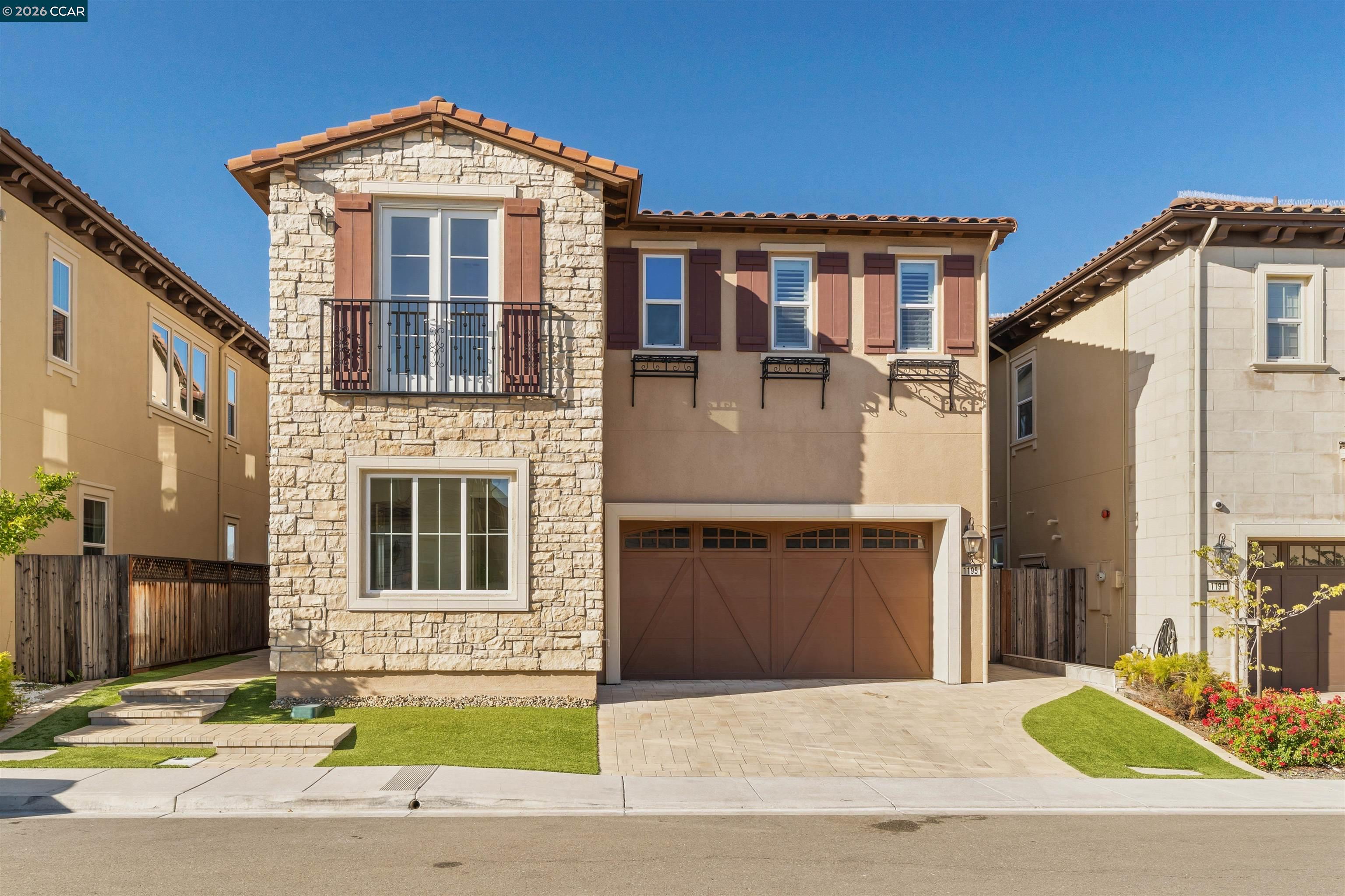 1195 Trumpet Vine Ln