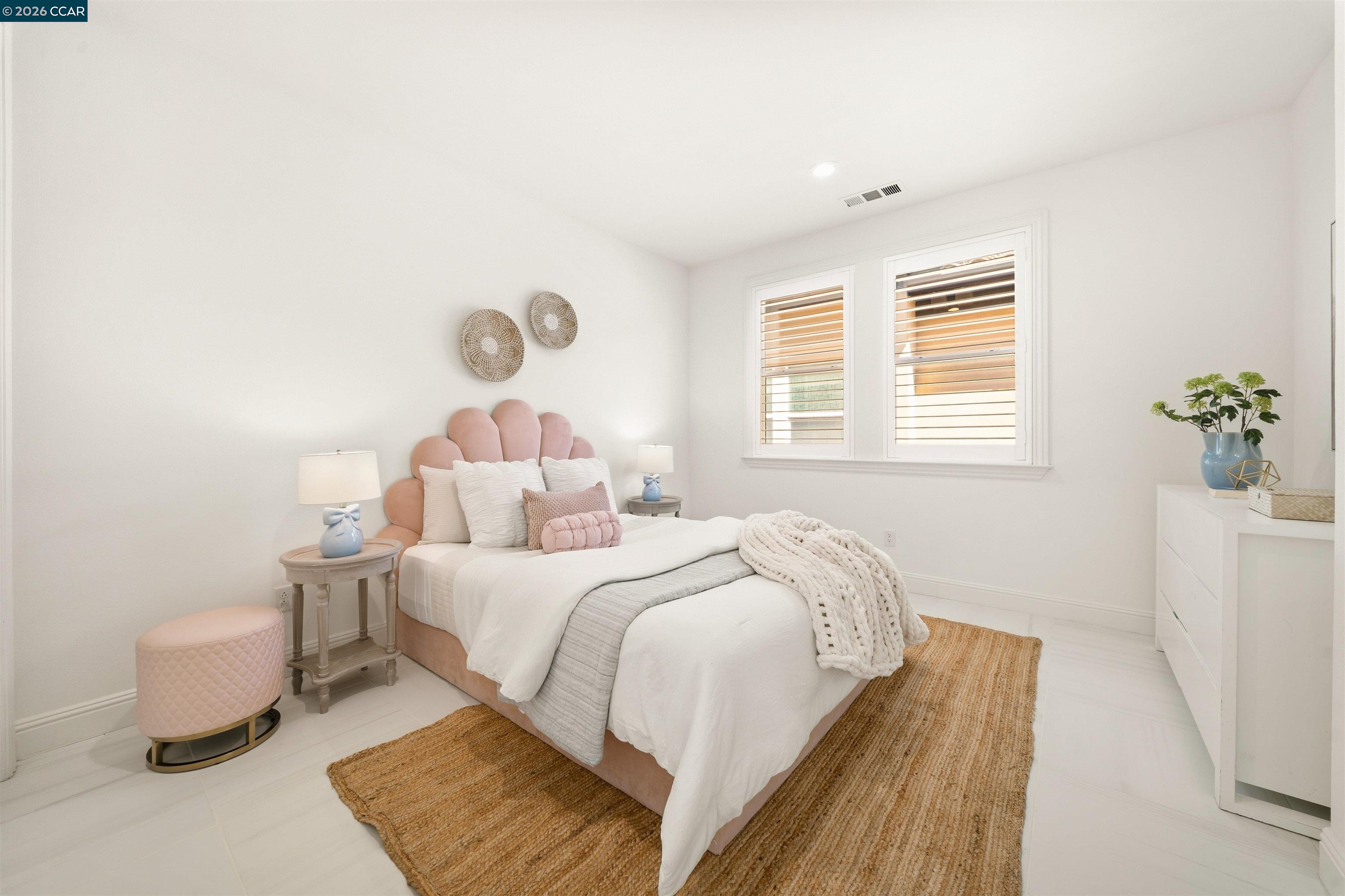 1195 Trumpet Vine Ln