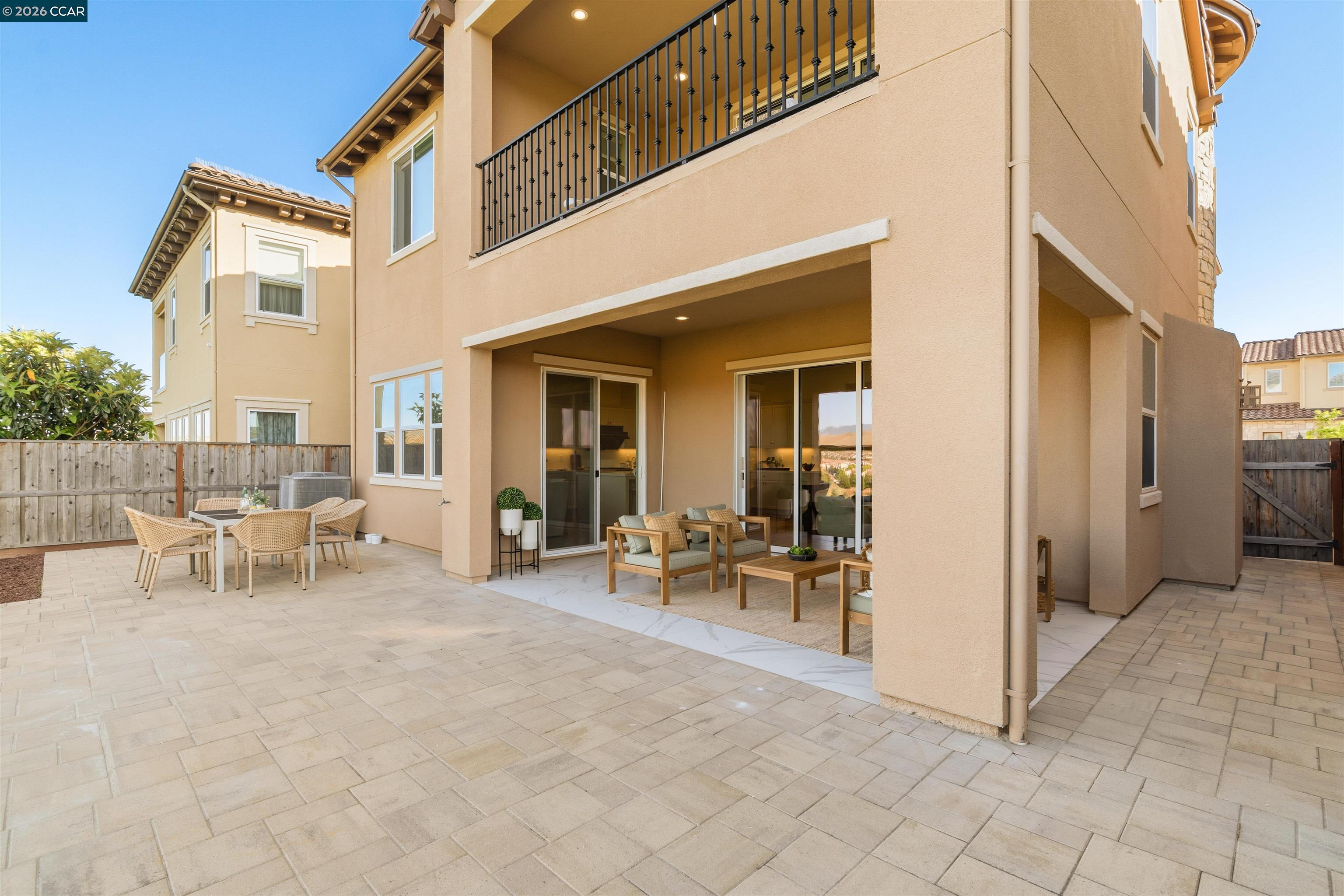 1195 Trumpet Vine Ln