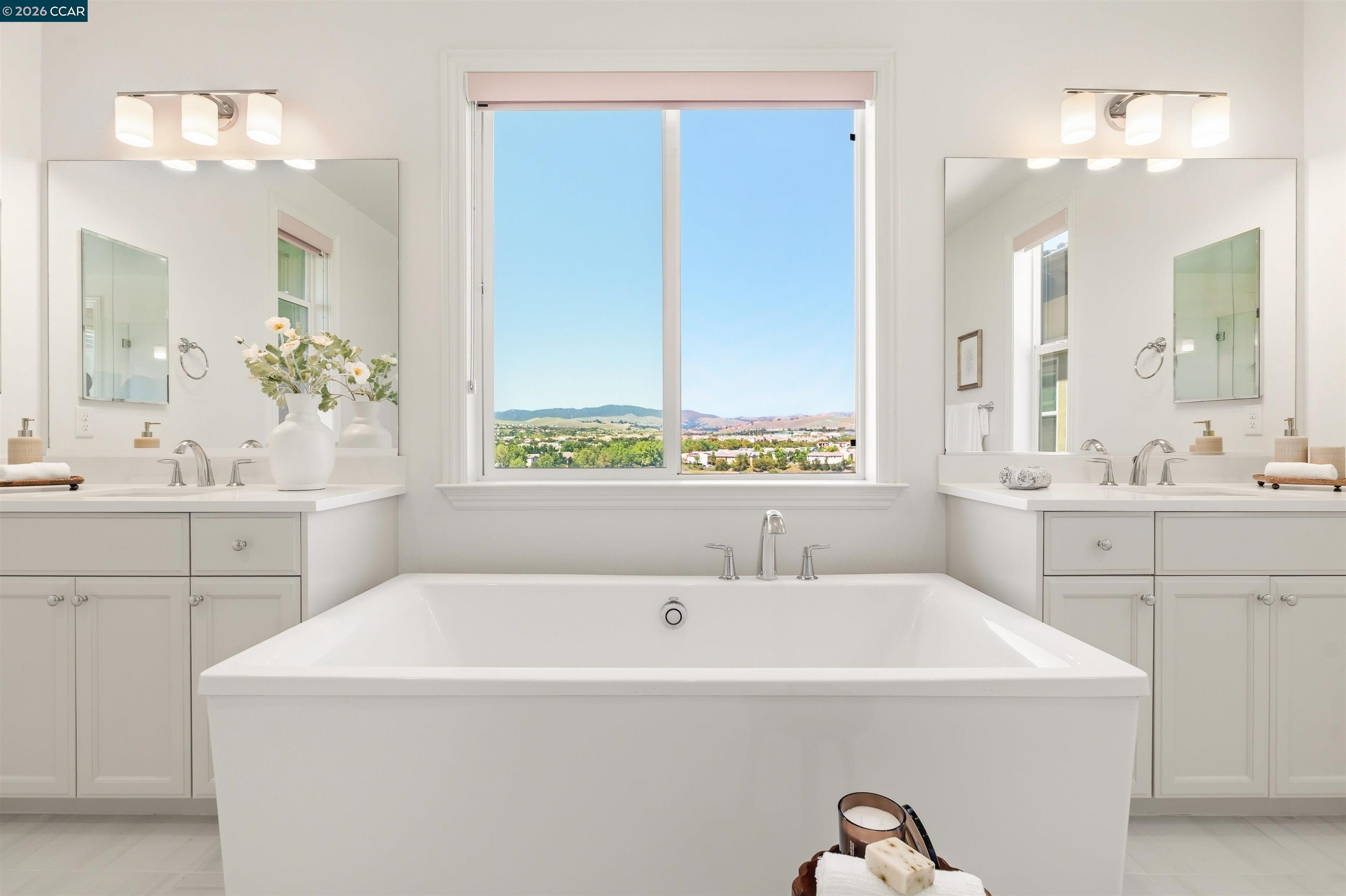1195 Trumpet Vine Ln