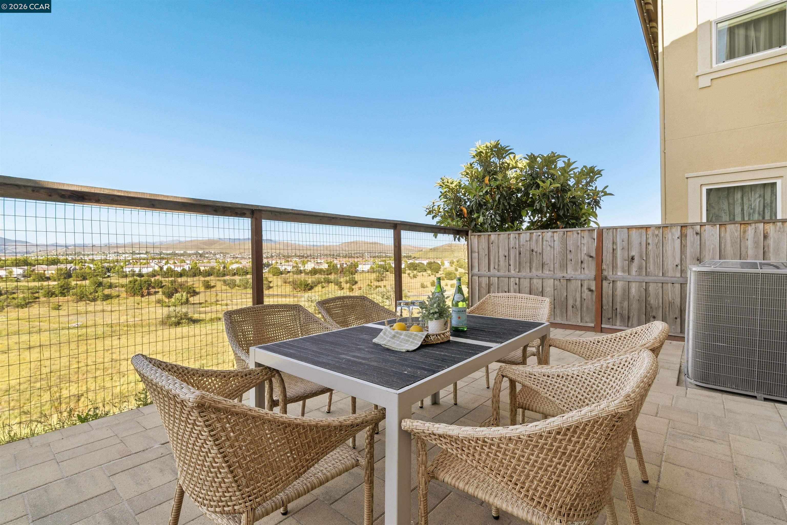 1195 Trumpet Vine Ln